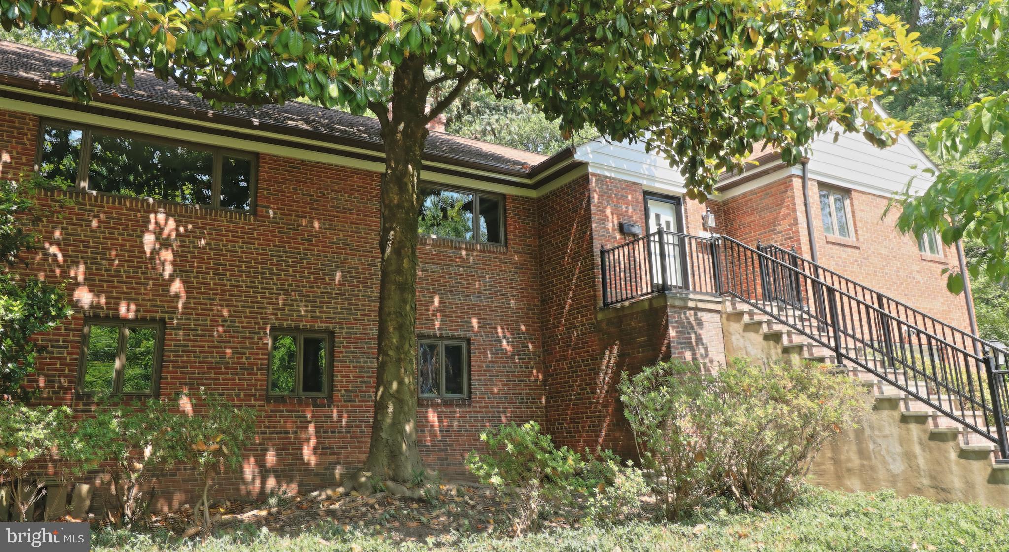 NORTH HILLS - Residential