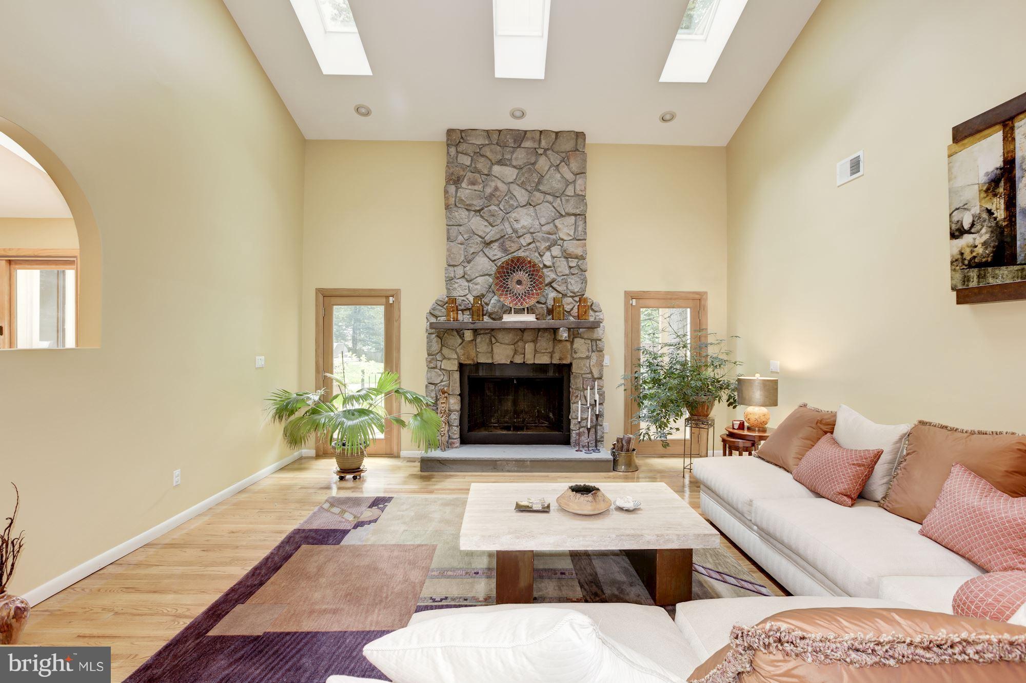 OAK HILL - Residential