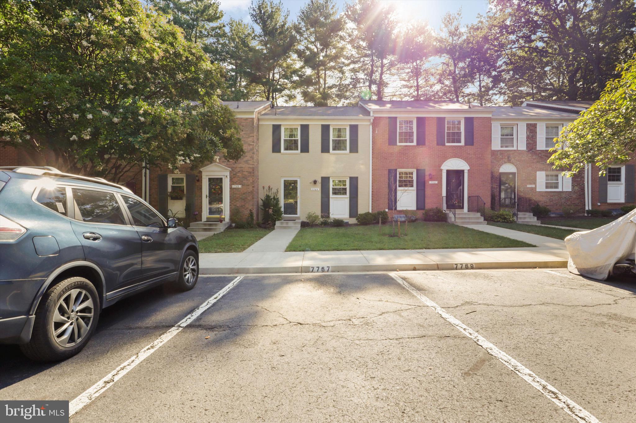 CARDINAL SQUARE - Residential Lease