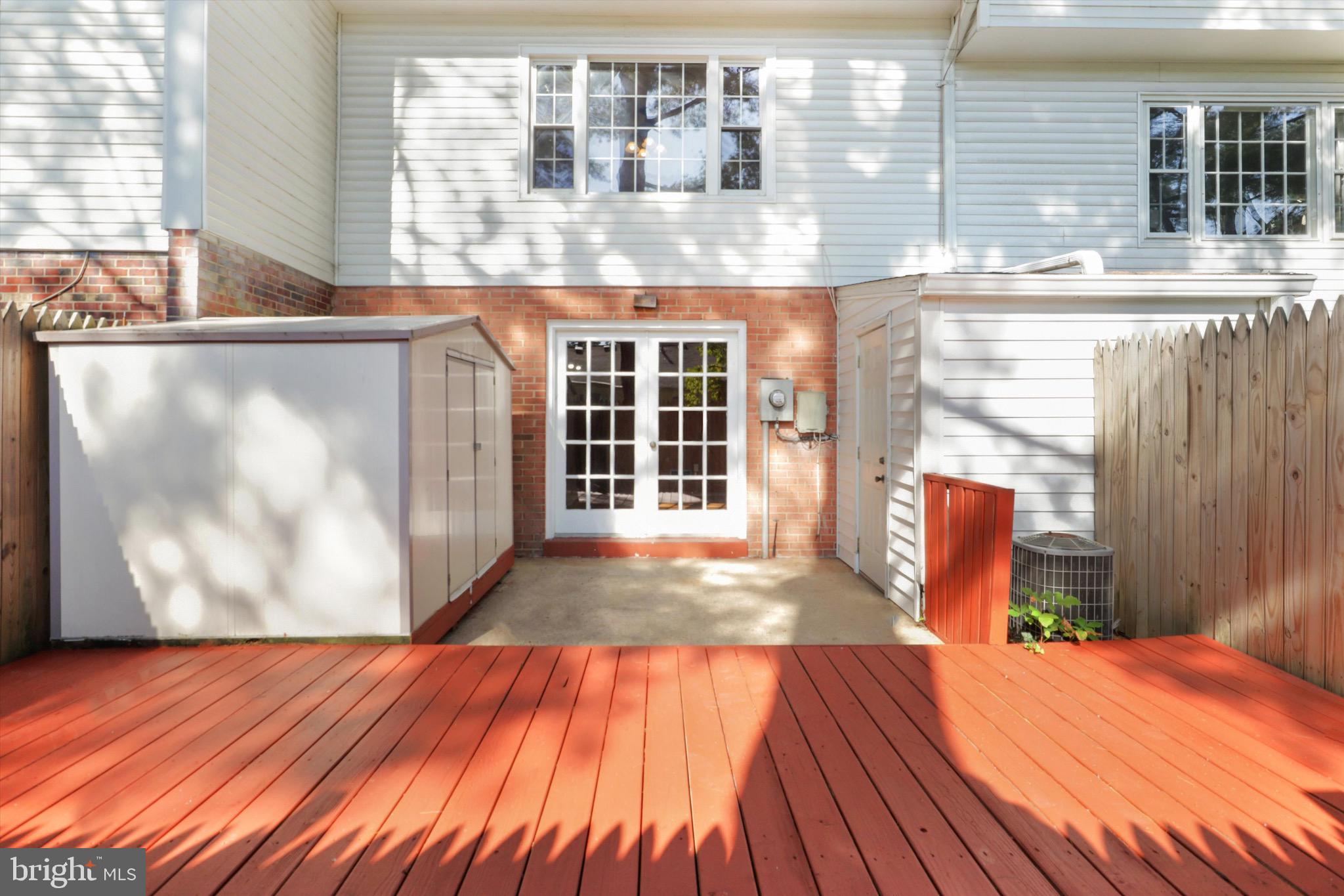 CARDINAL SQUARE - Residential Lease