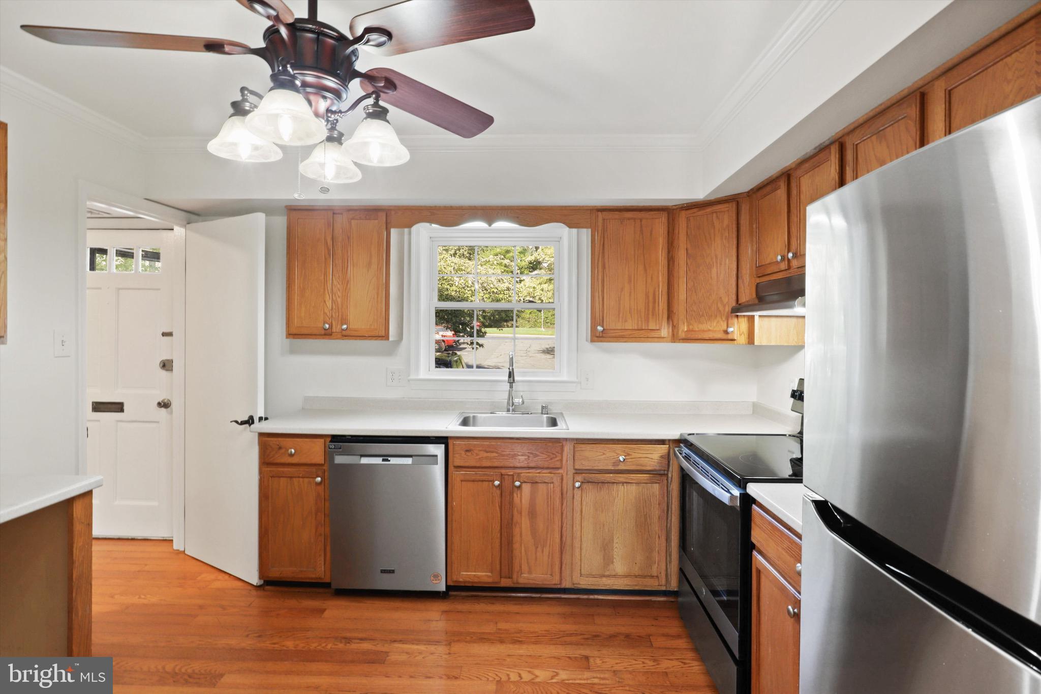 CARDINAL SQUARE - Residential Lease