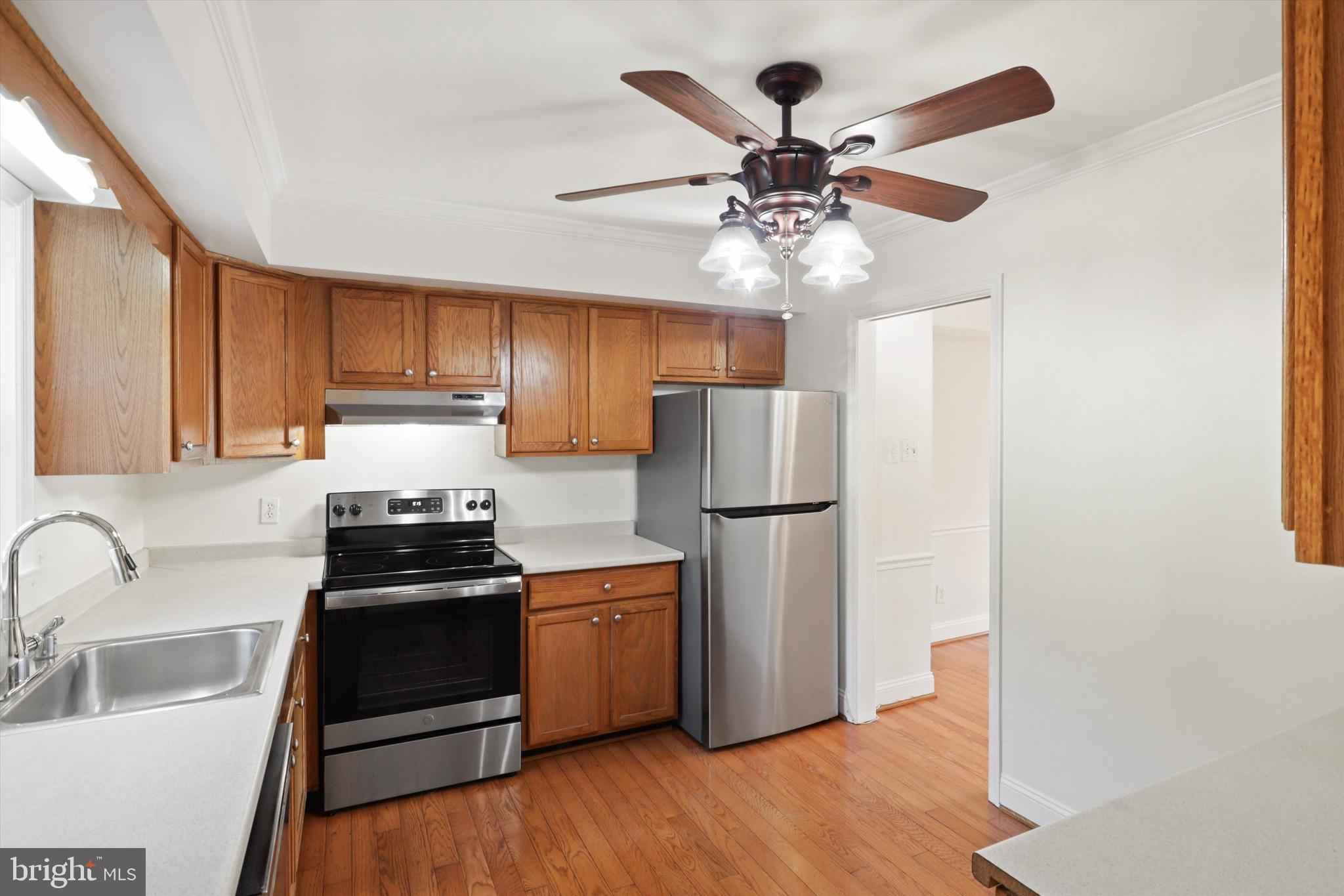 CARDINAL SQUARE - Residential Lease