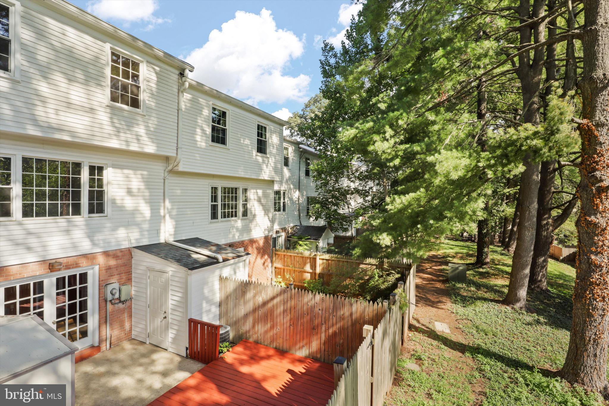 CARDINAL SQUARE - Residential Lease