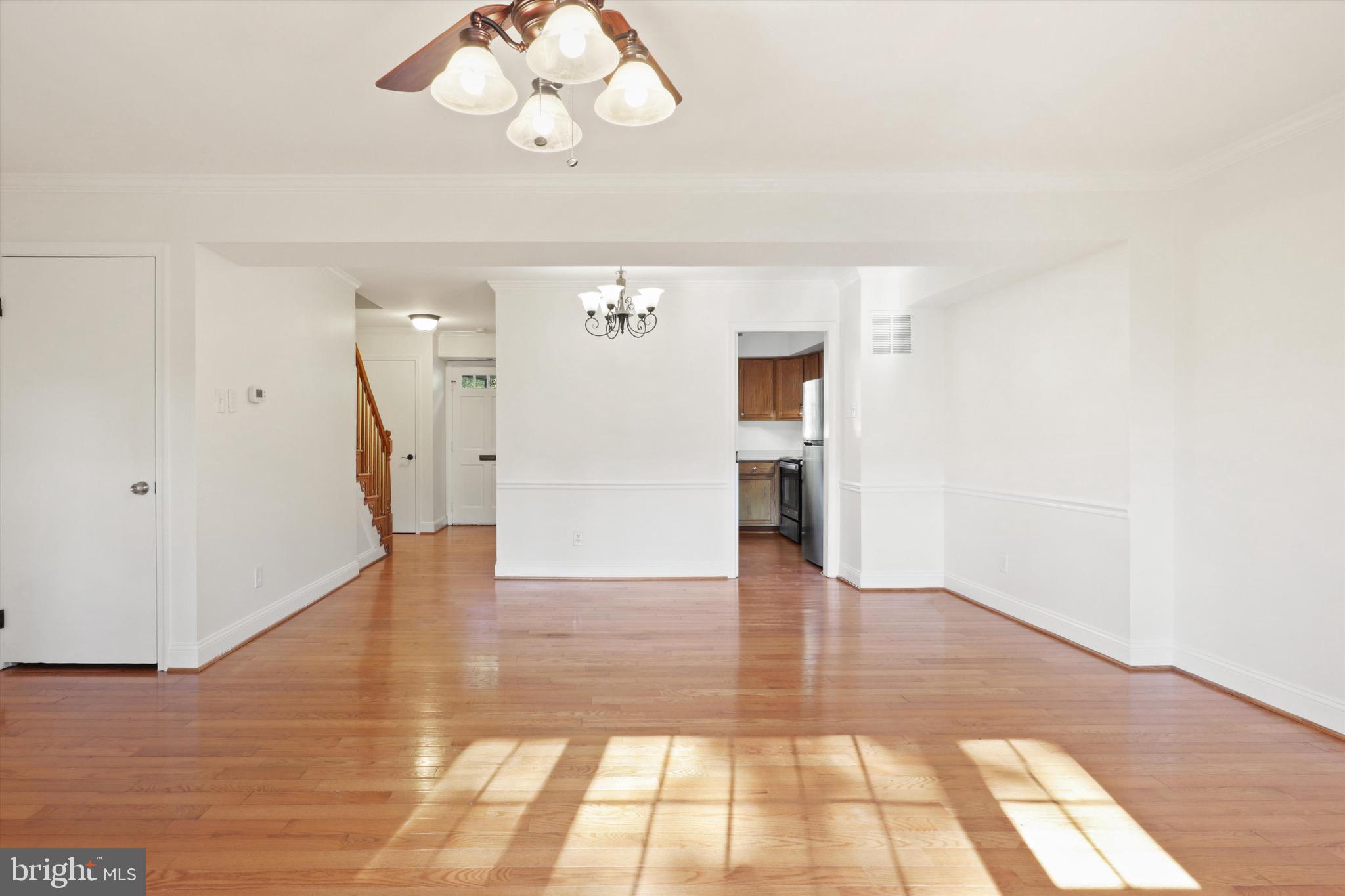 CARDINAL SQUARE - Residential Lease