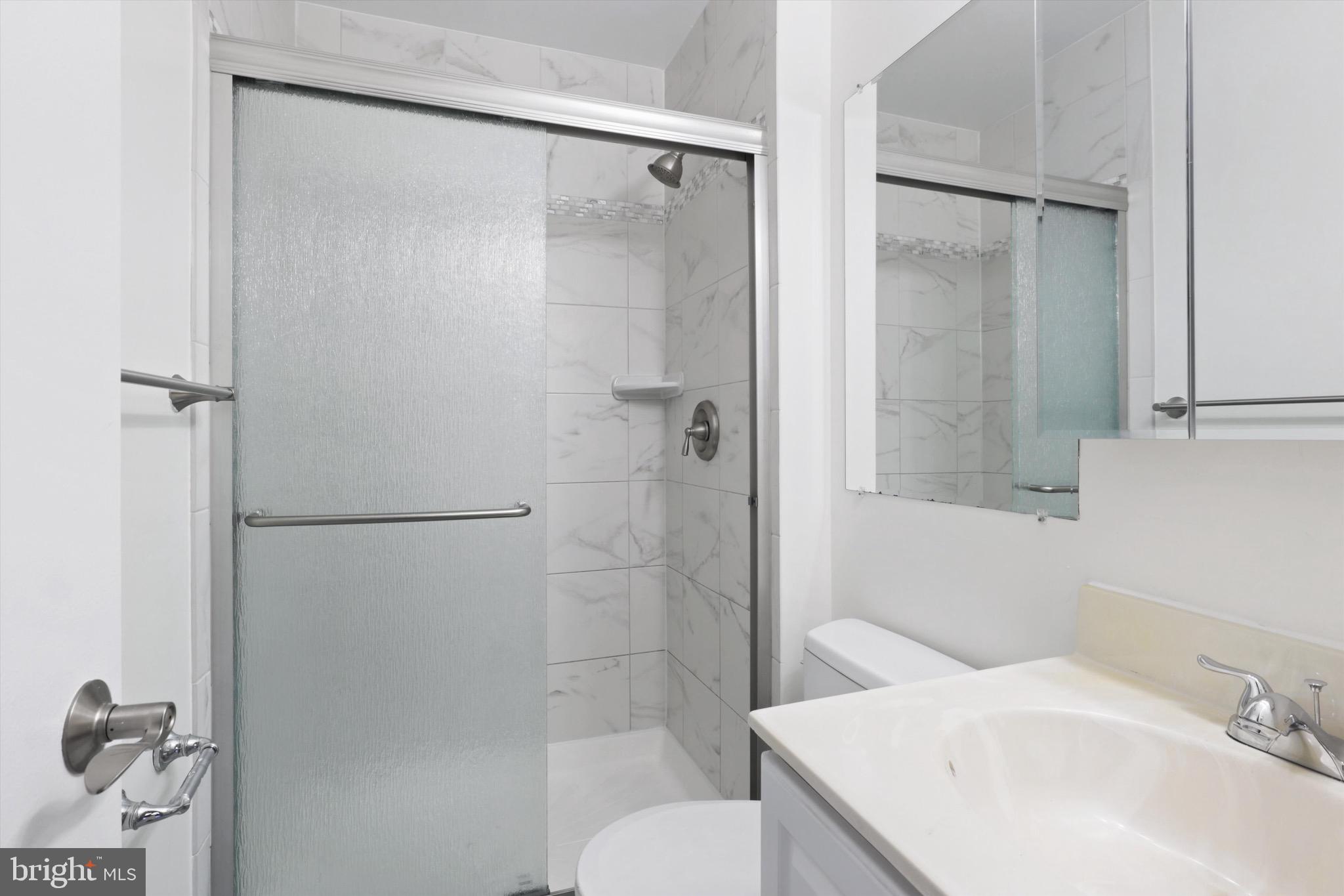 CARDINAL SQUARE - Residential Lease