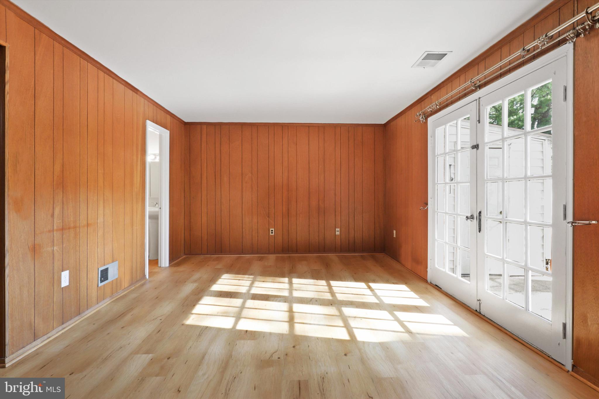 CARDINAL SQUARE - Residential Lease