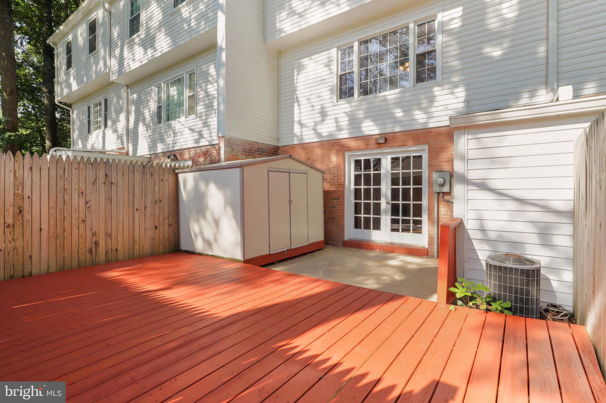 CARDINAL SQUARE - Residential Lease