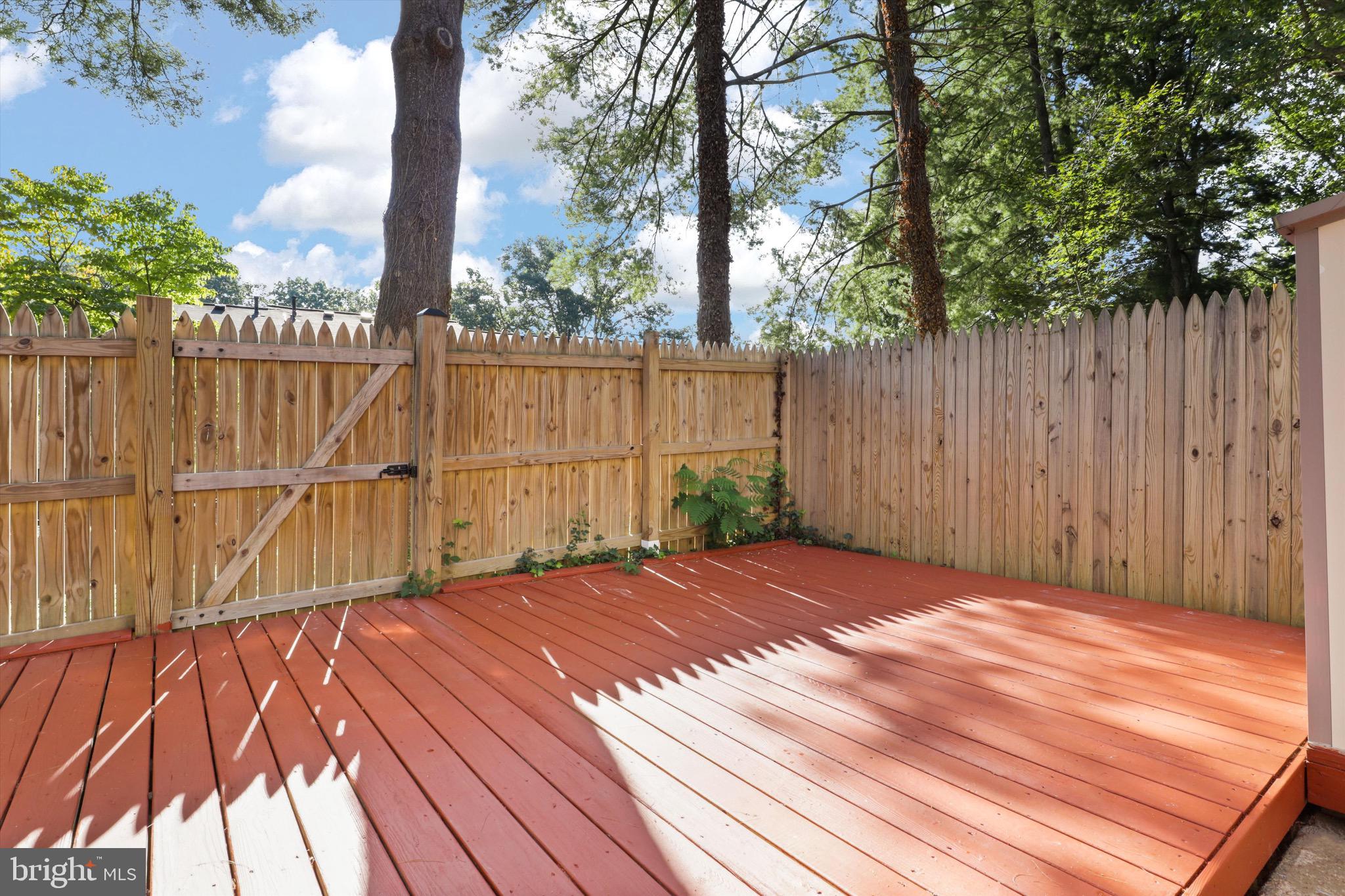 CARDINAL SQUARE - Residential Lease