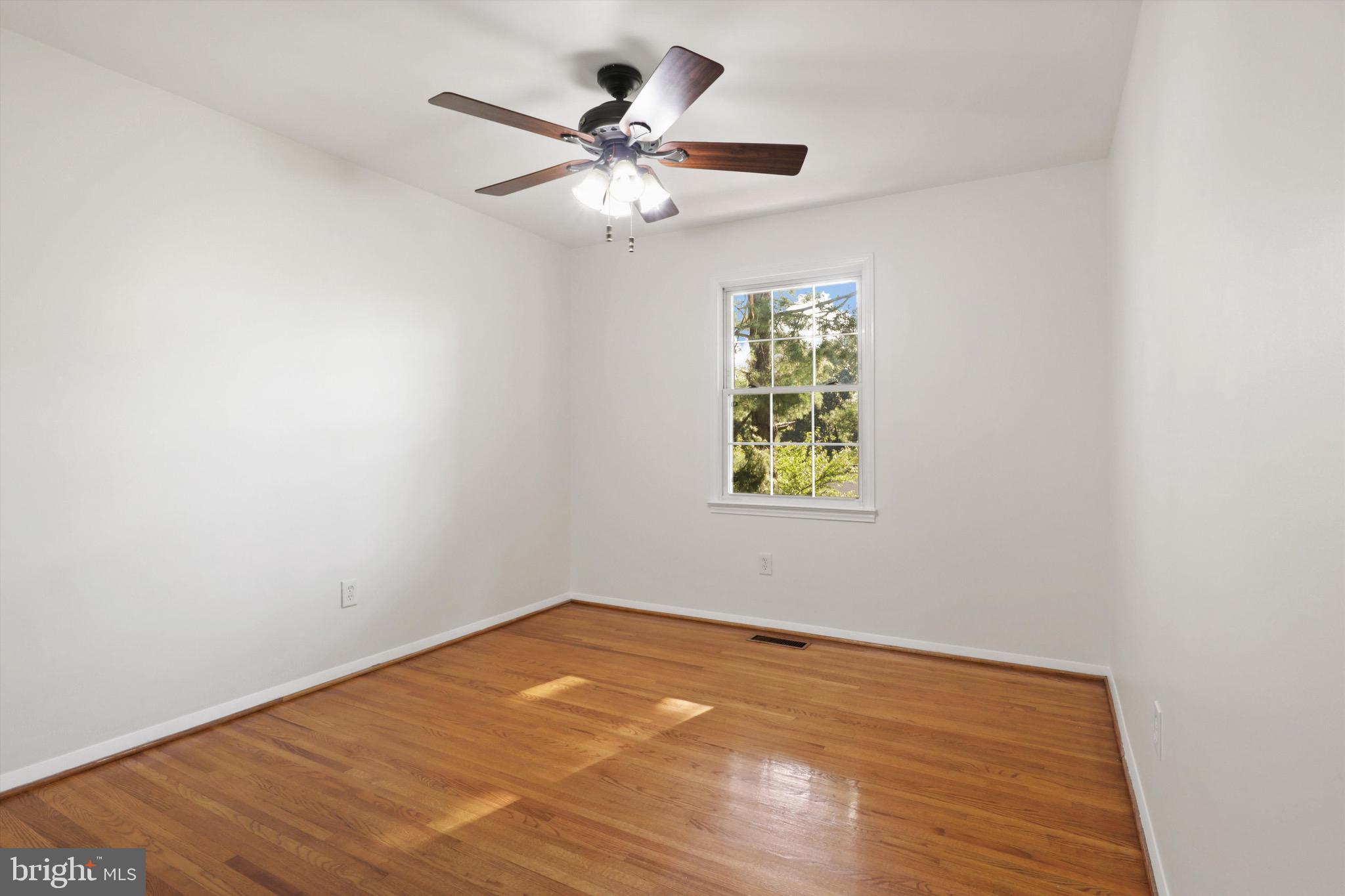 CARDINAL SQUARE - Residential Lease