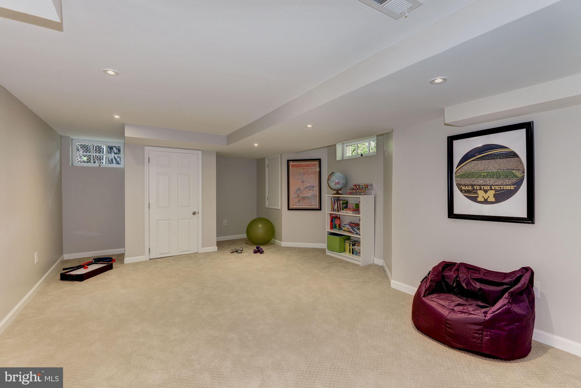 CHEVY CHASE - Residential