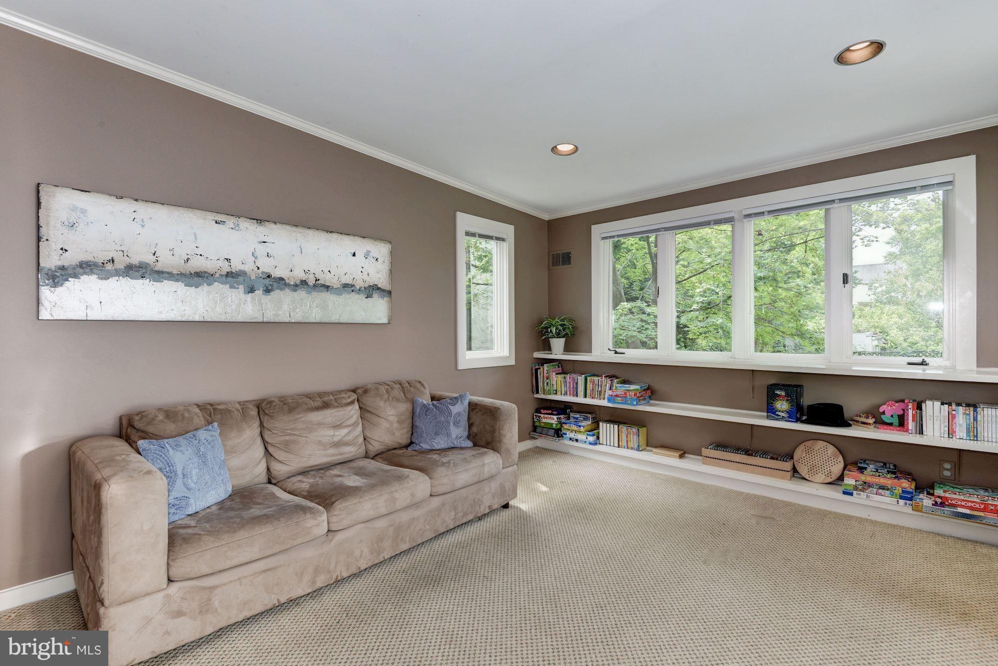 CHEVY CHASE - Residential