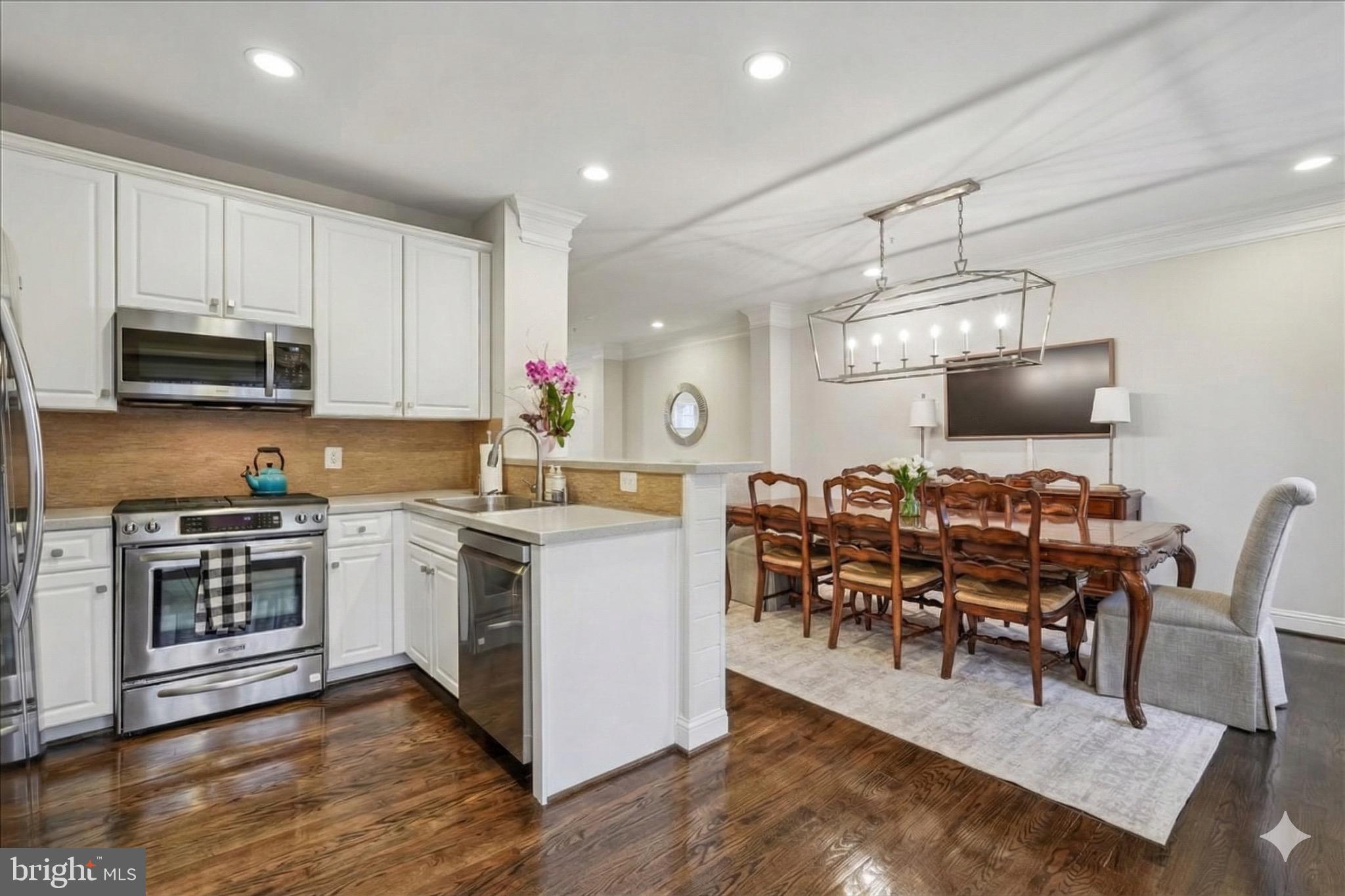 TOWER OAKS - Residential