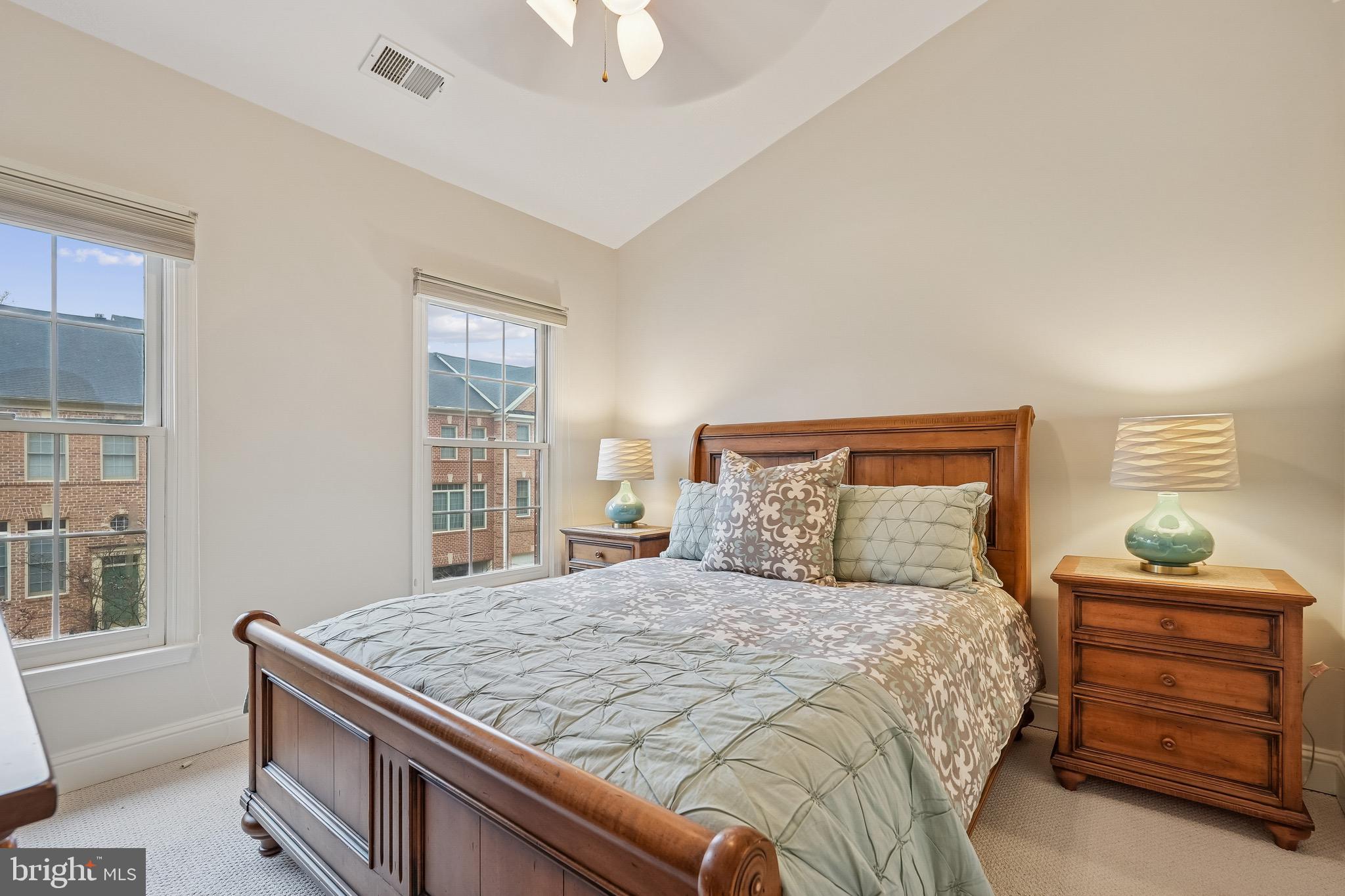 TOWER OAKS - Residential