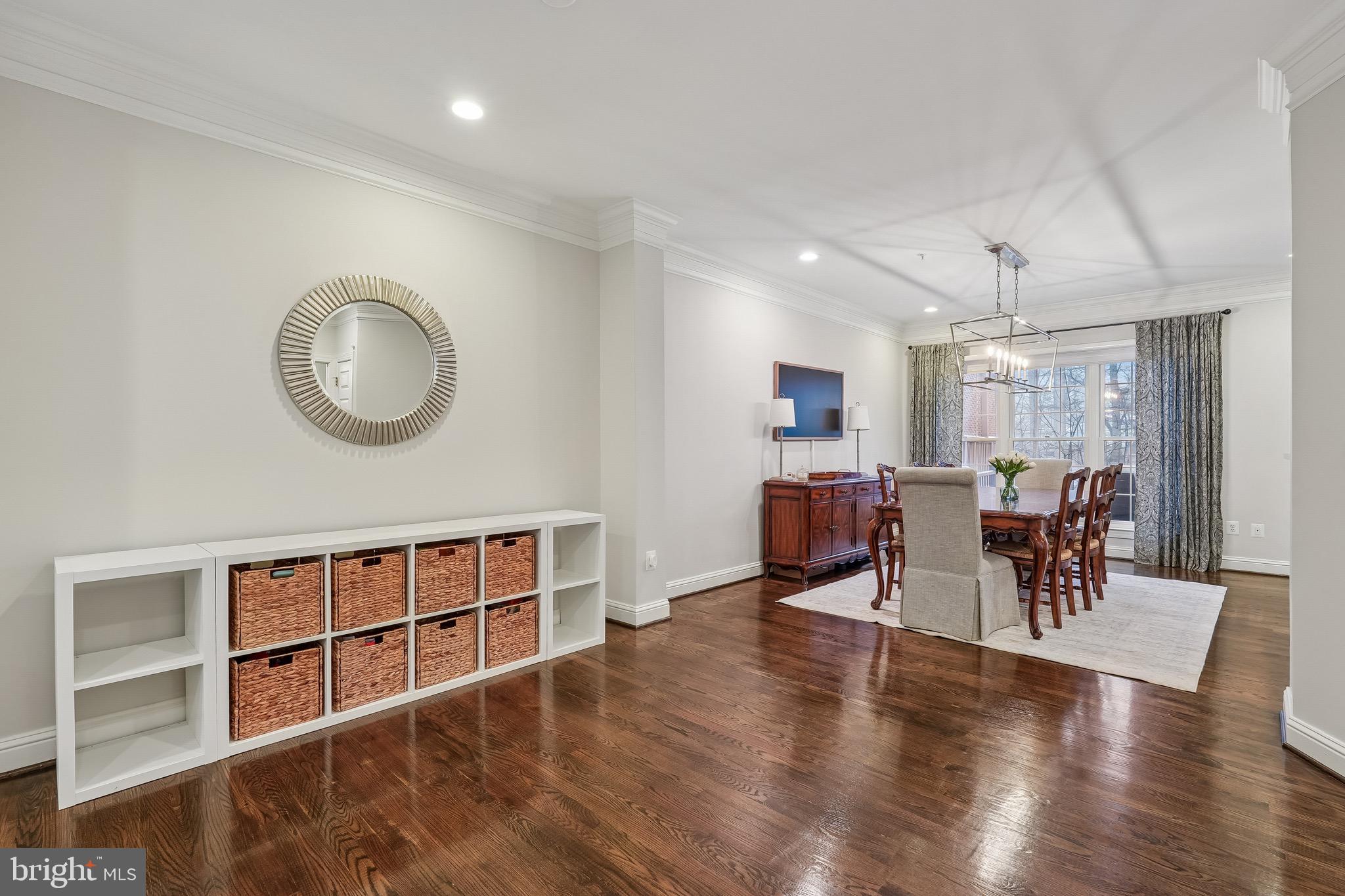 TOWER OAKS - Residential