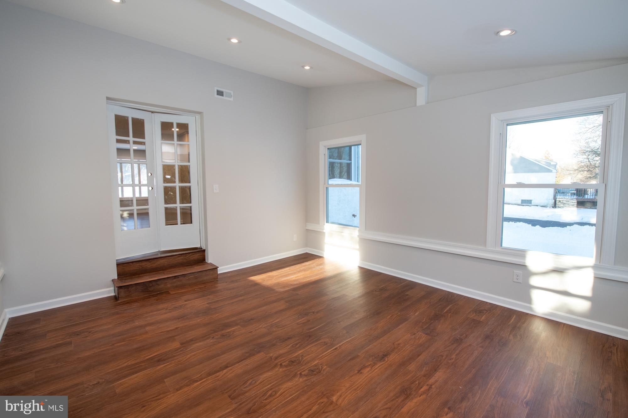 TRAYMORE MANOR - Residential