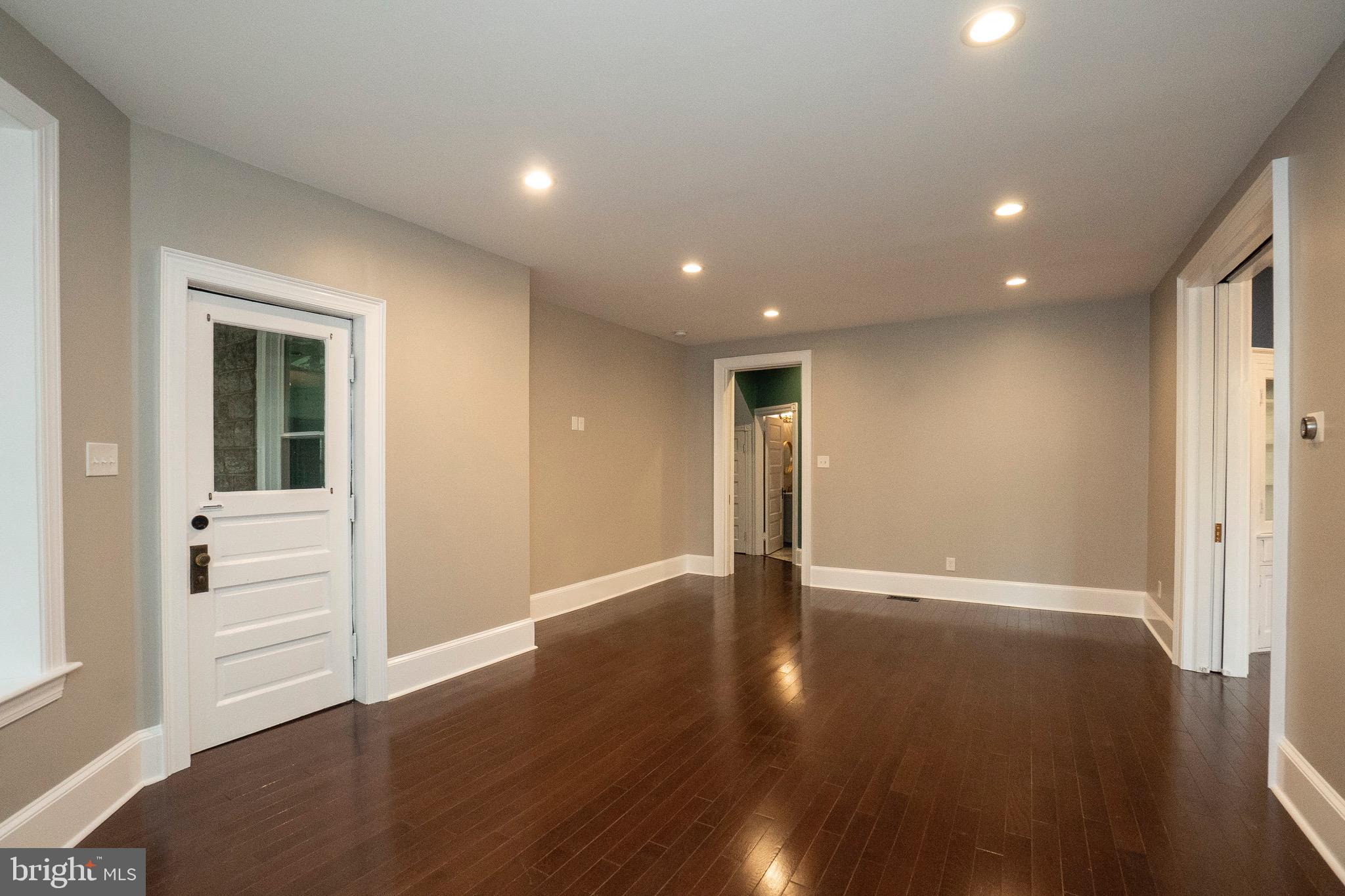 LANSDOWNE - Residential Income