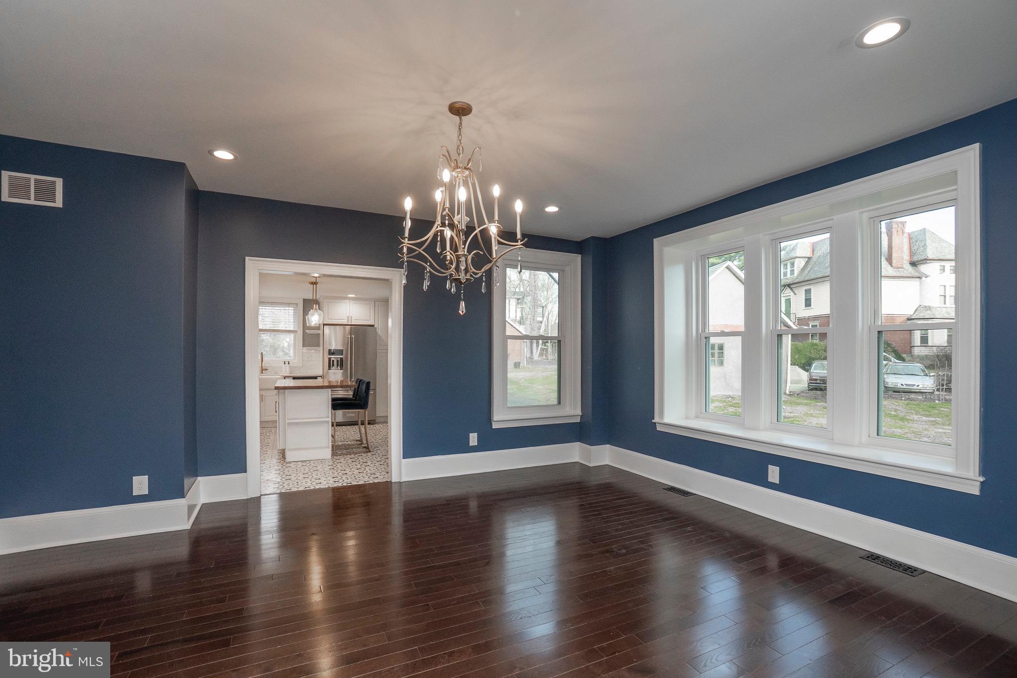 LANSDOWNE - Residential Income