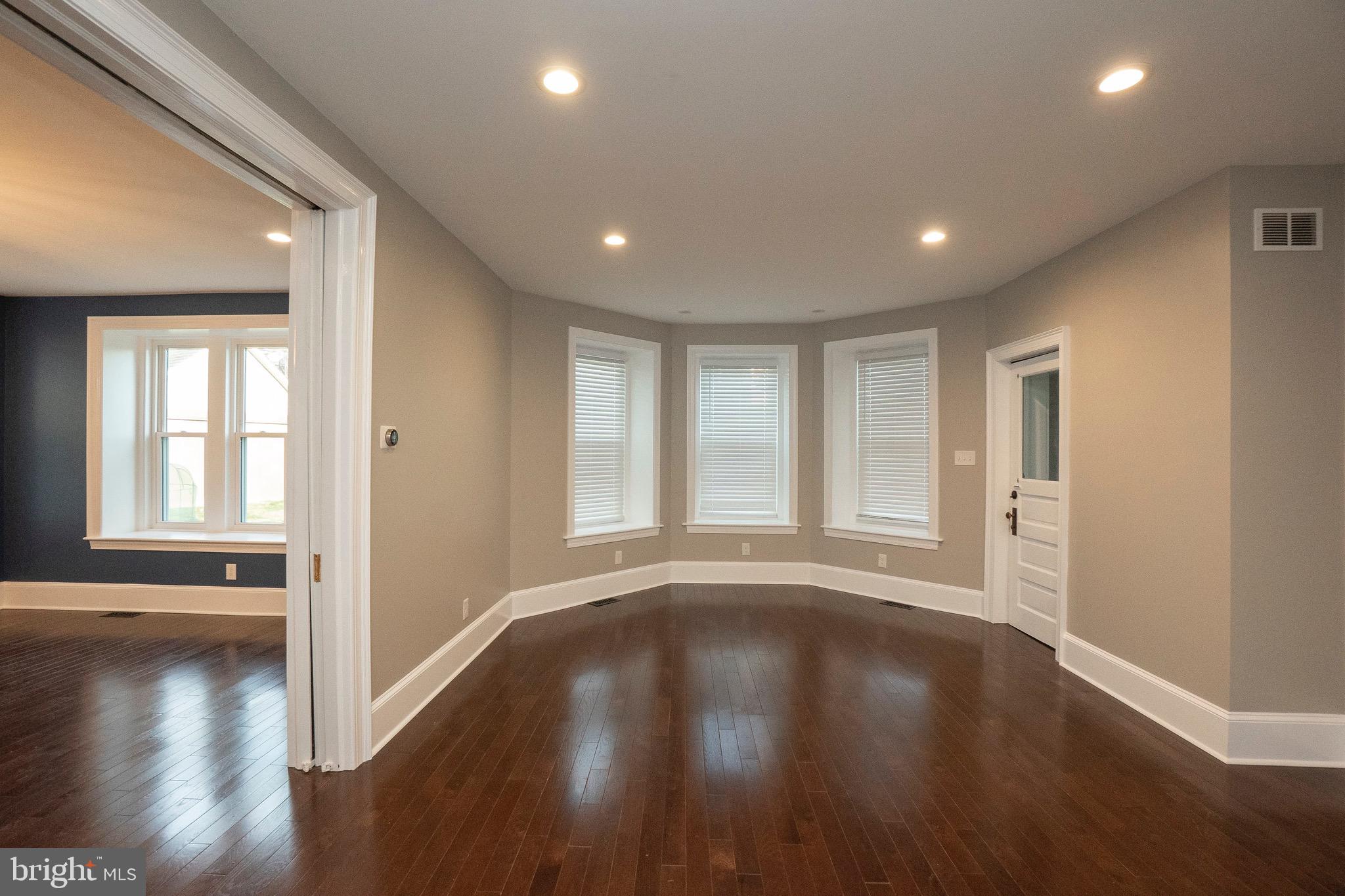 LANSDOWNE - Residential Income