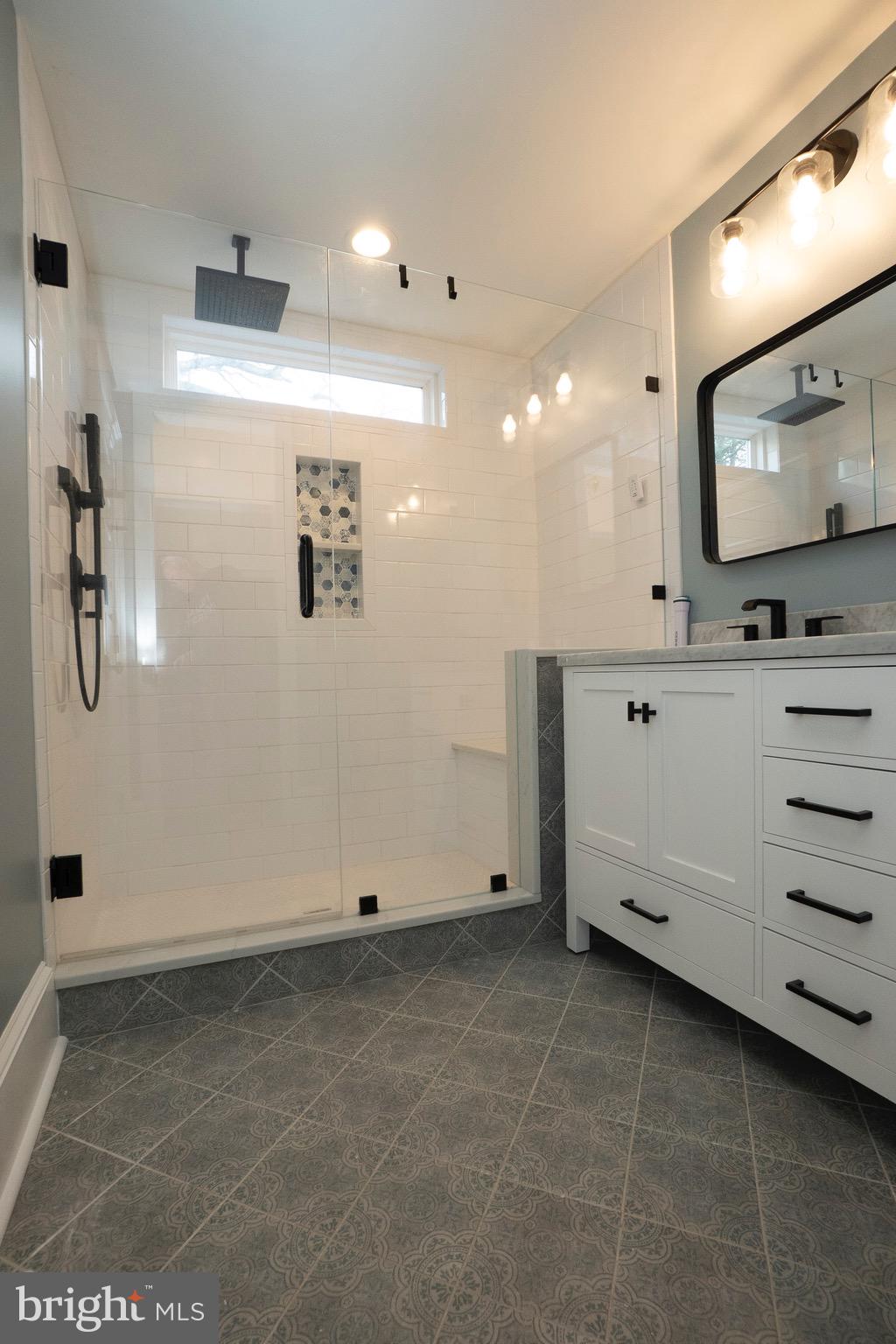 LANSDOWNE - Residential Income