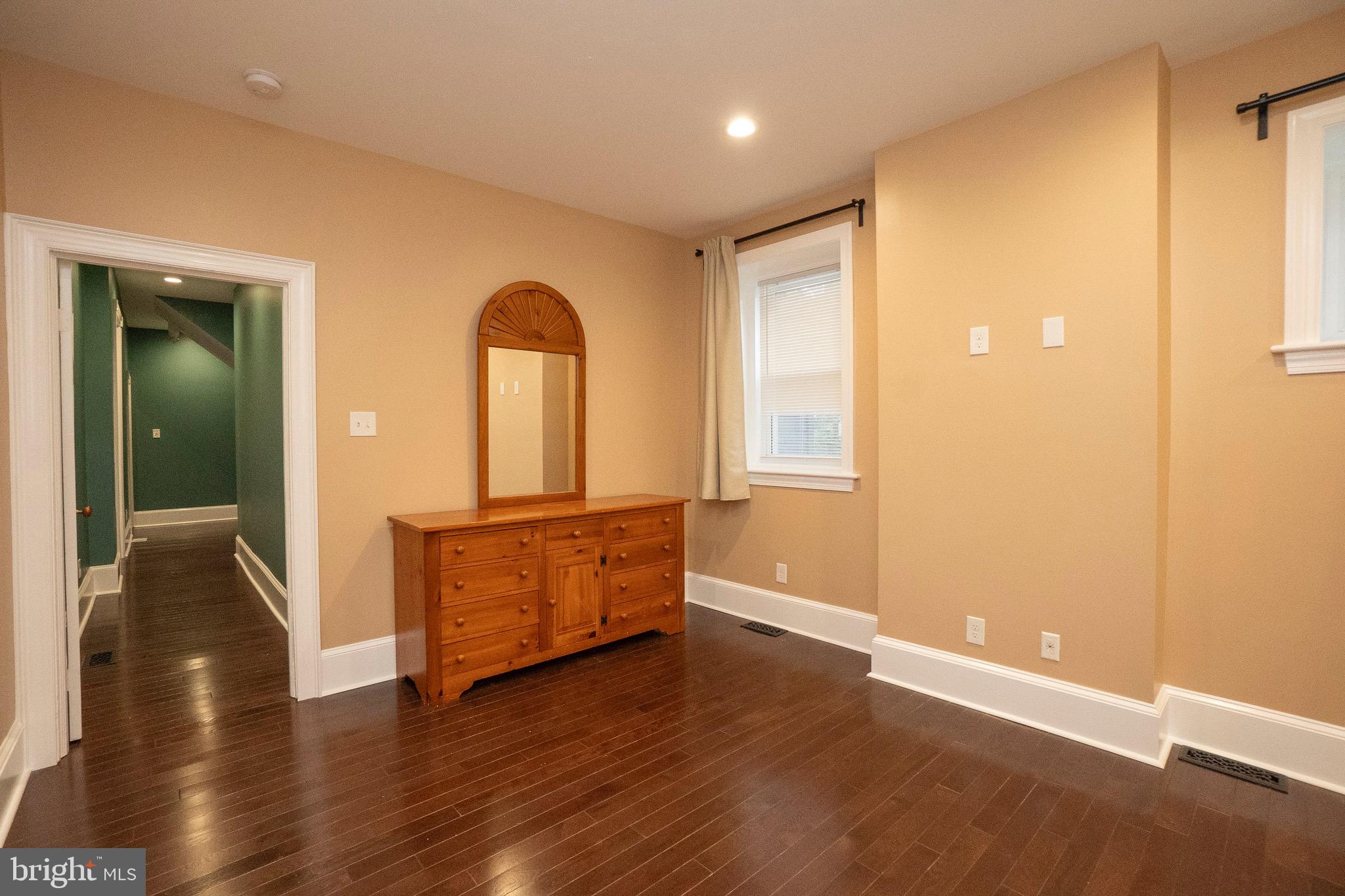 LANSDOWNE - Residential Income