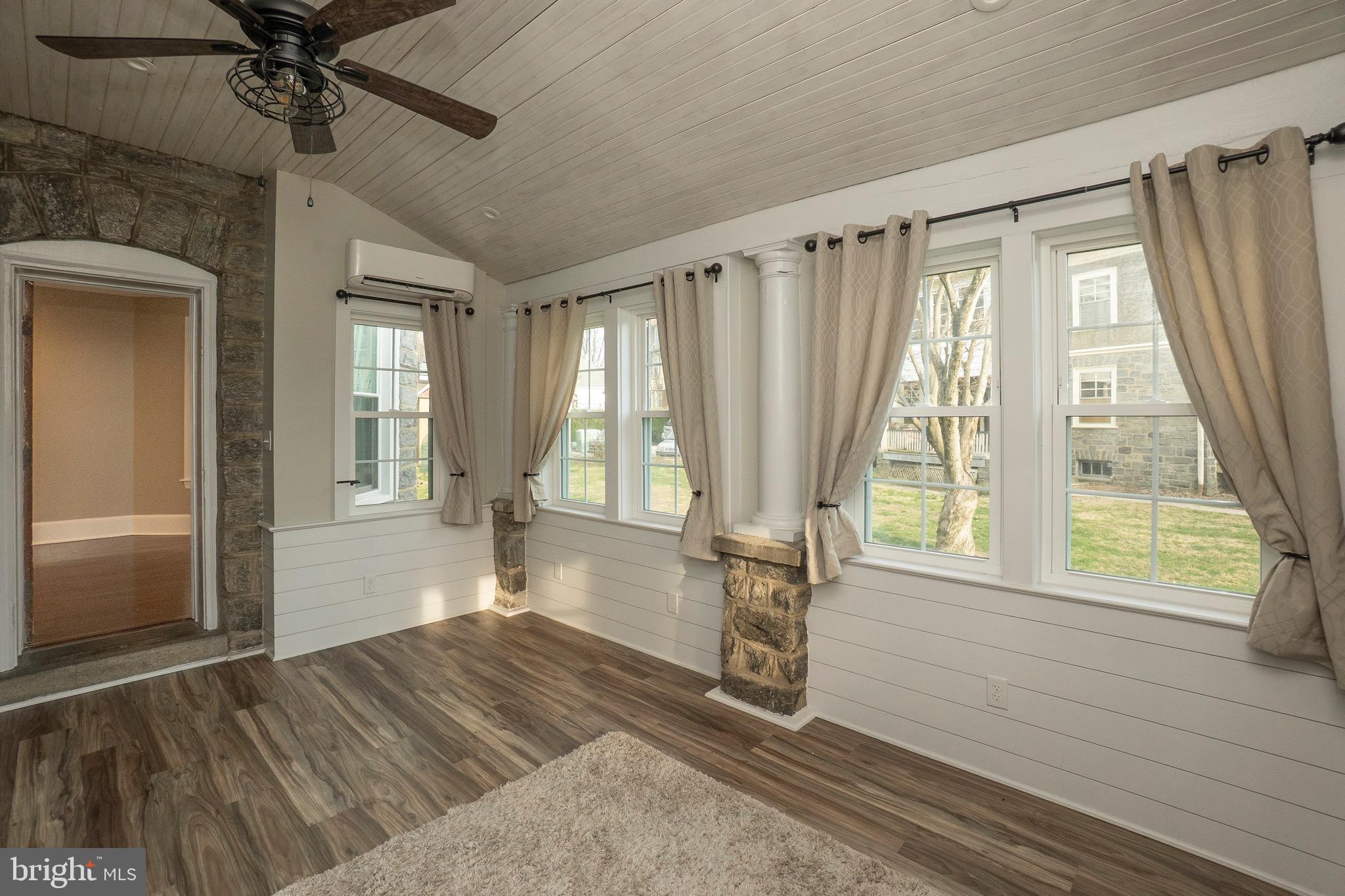 LANSDOWNE - Residential Income