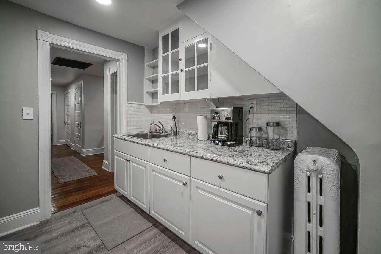 LANSDOWNE - Residential Income