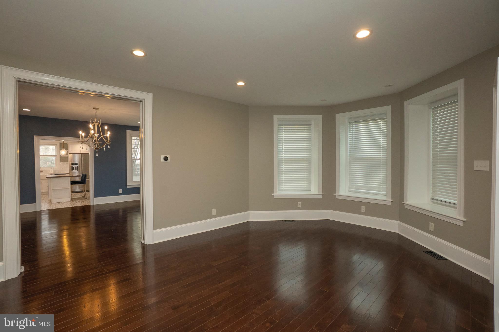 LANSDOWNE - Residential Income