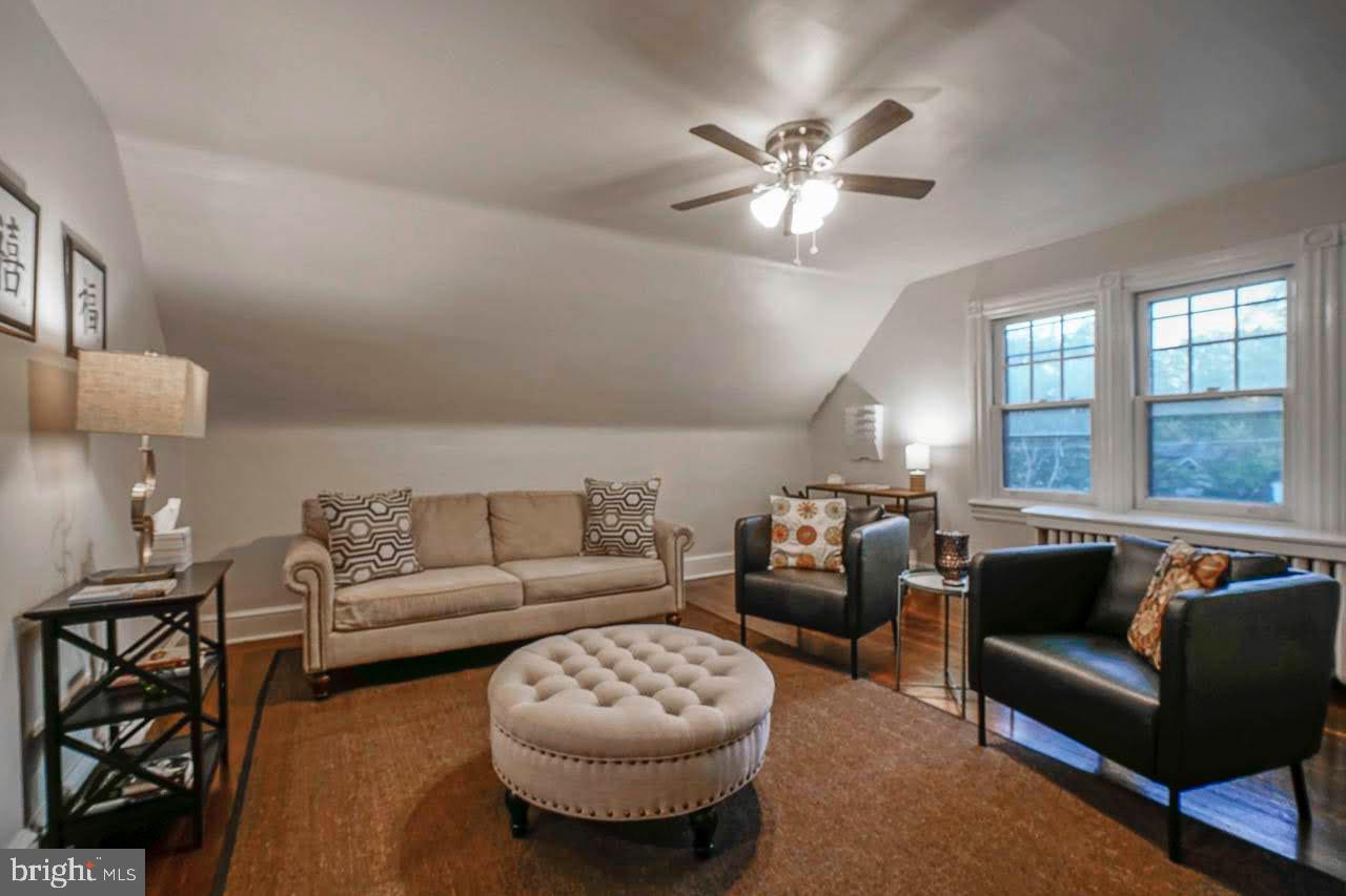 LANSDOWNE - Residential Income