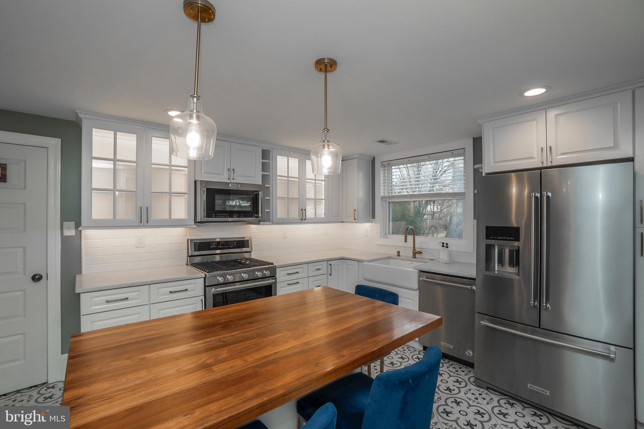 LANSDOWNE - Residential Income