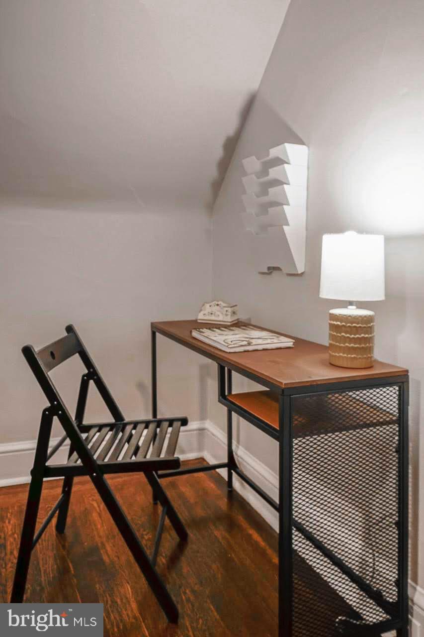 LANSDOWNE - Residential Income