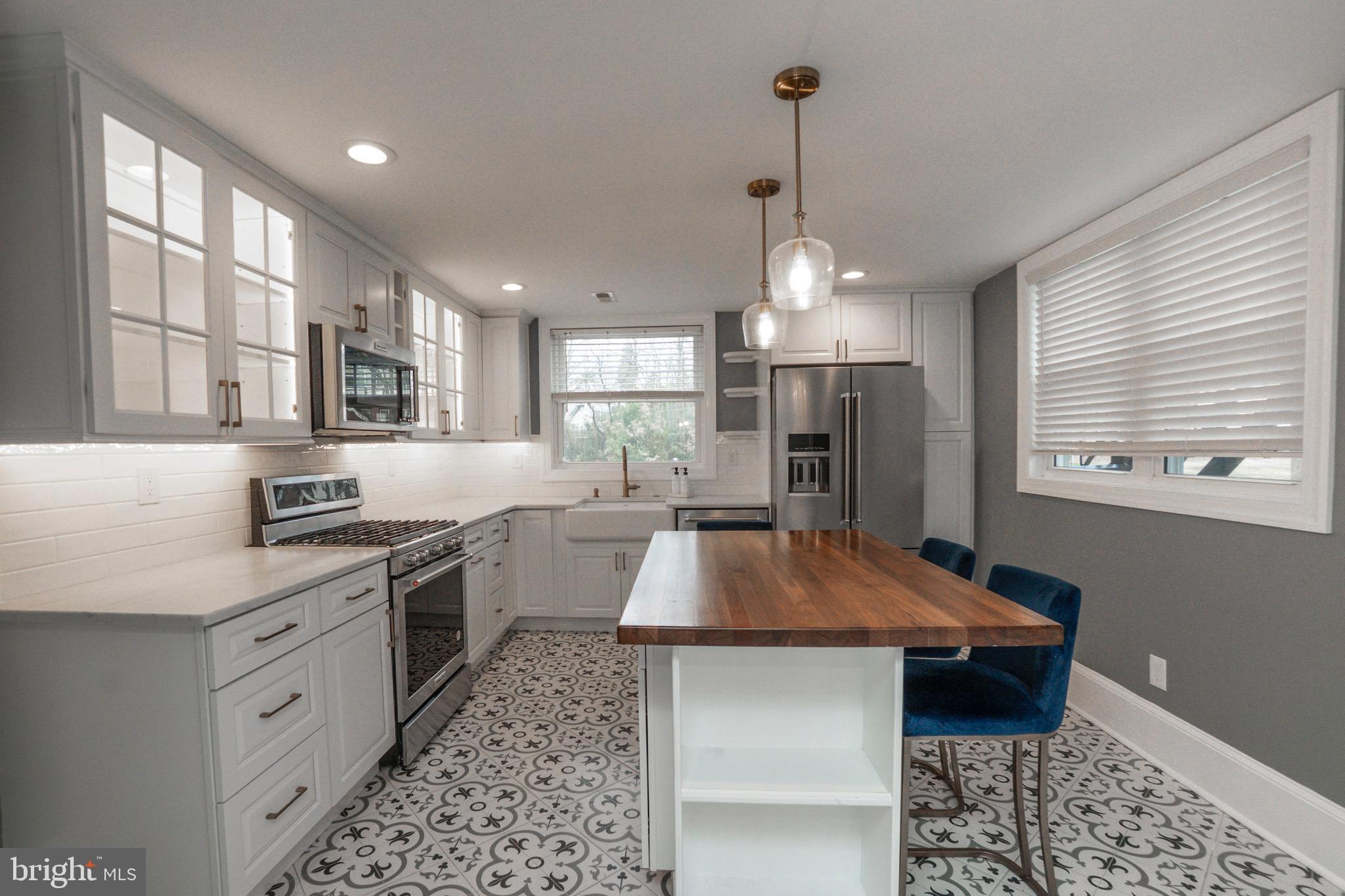 LANSDOWNE - Residential Income