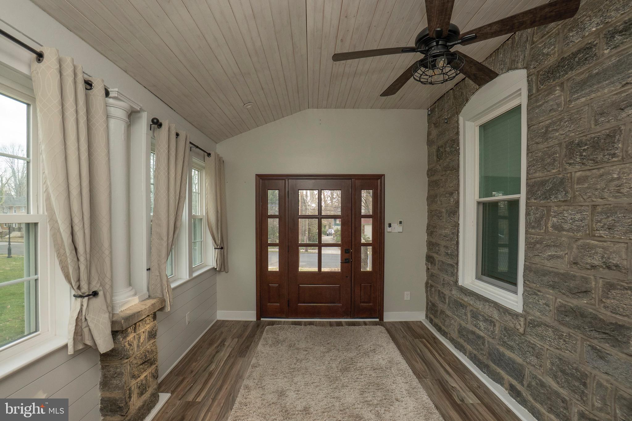 LANSDOWNE - Residential Income