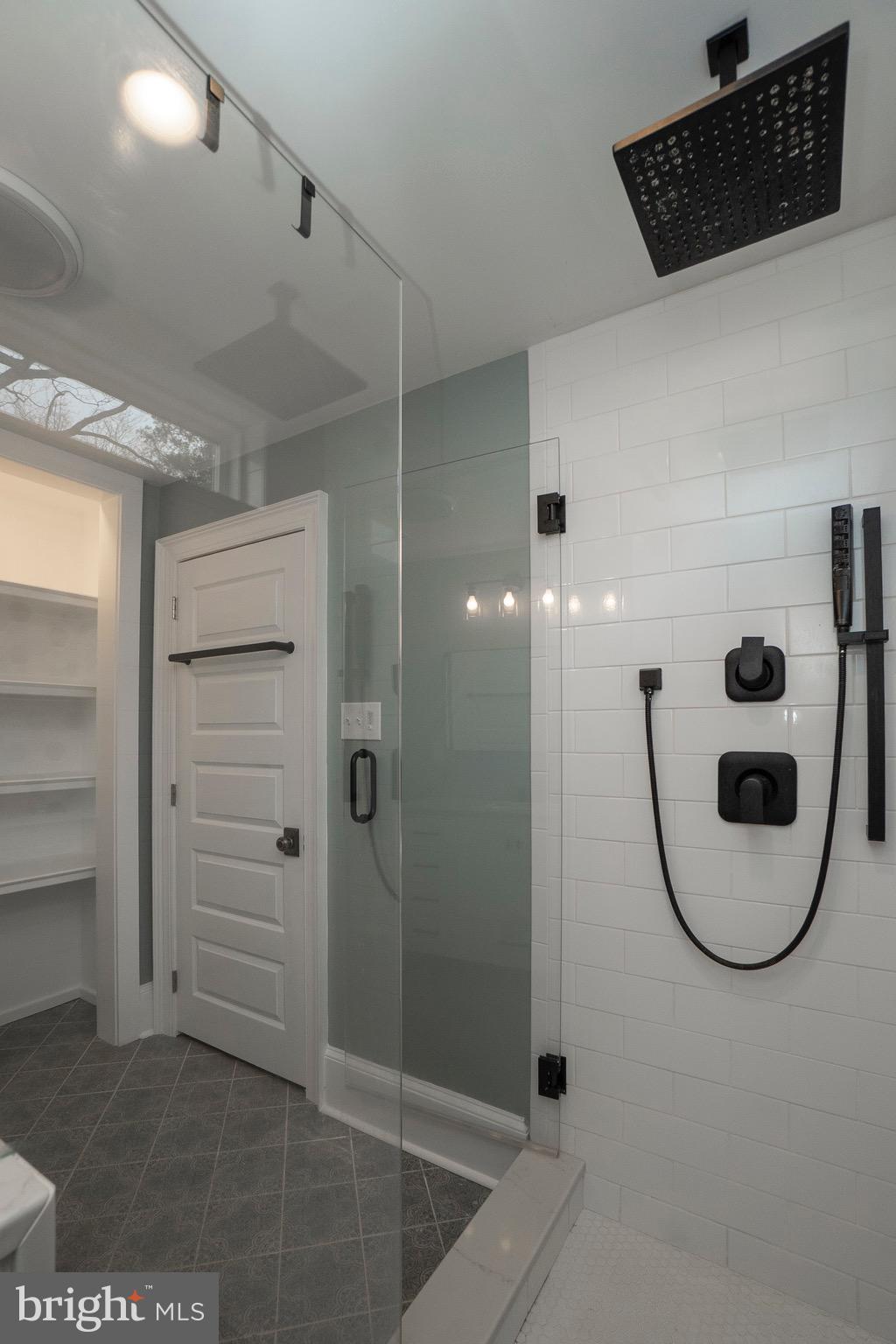 LANSDOWNE - Residential Income