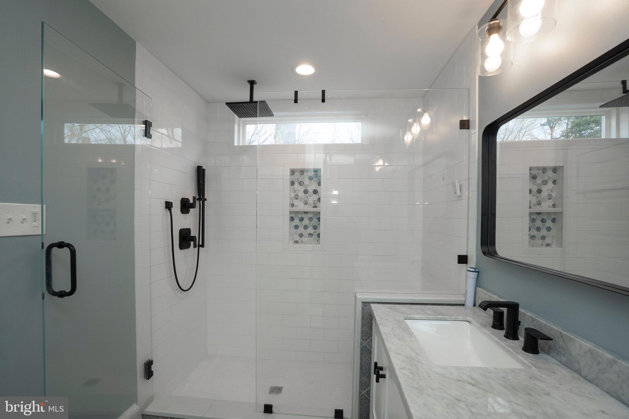 LANSDOWNE - Residential Income