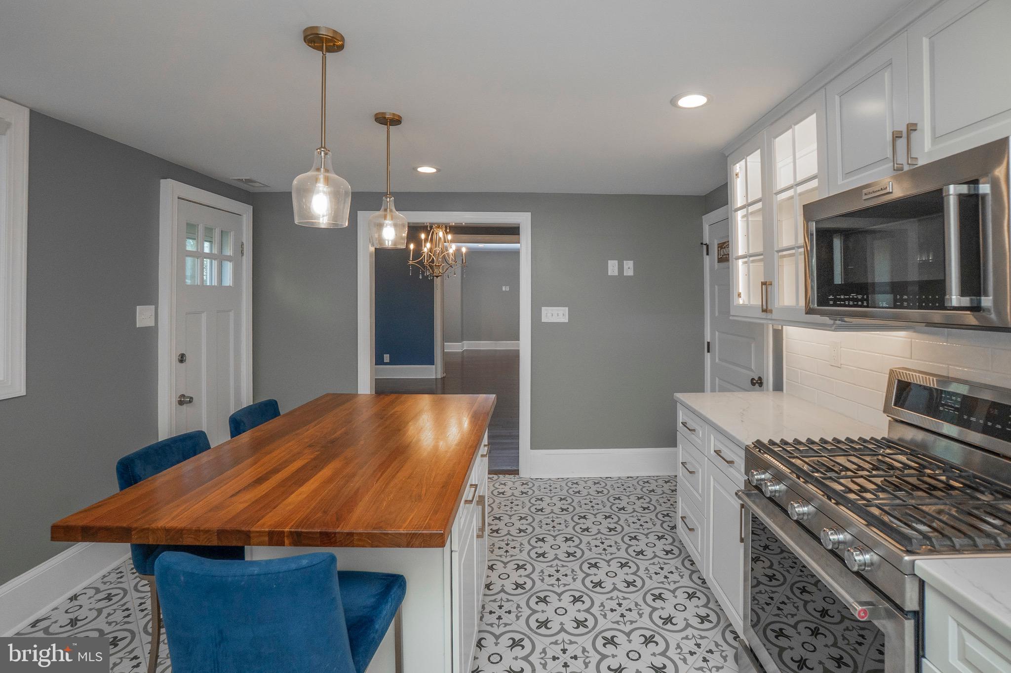 LANSDOWNE - Residential Income