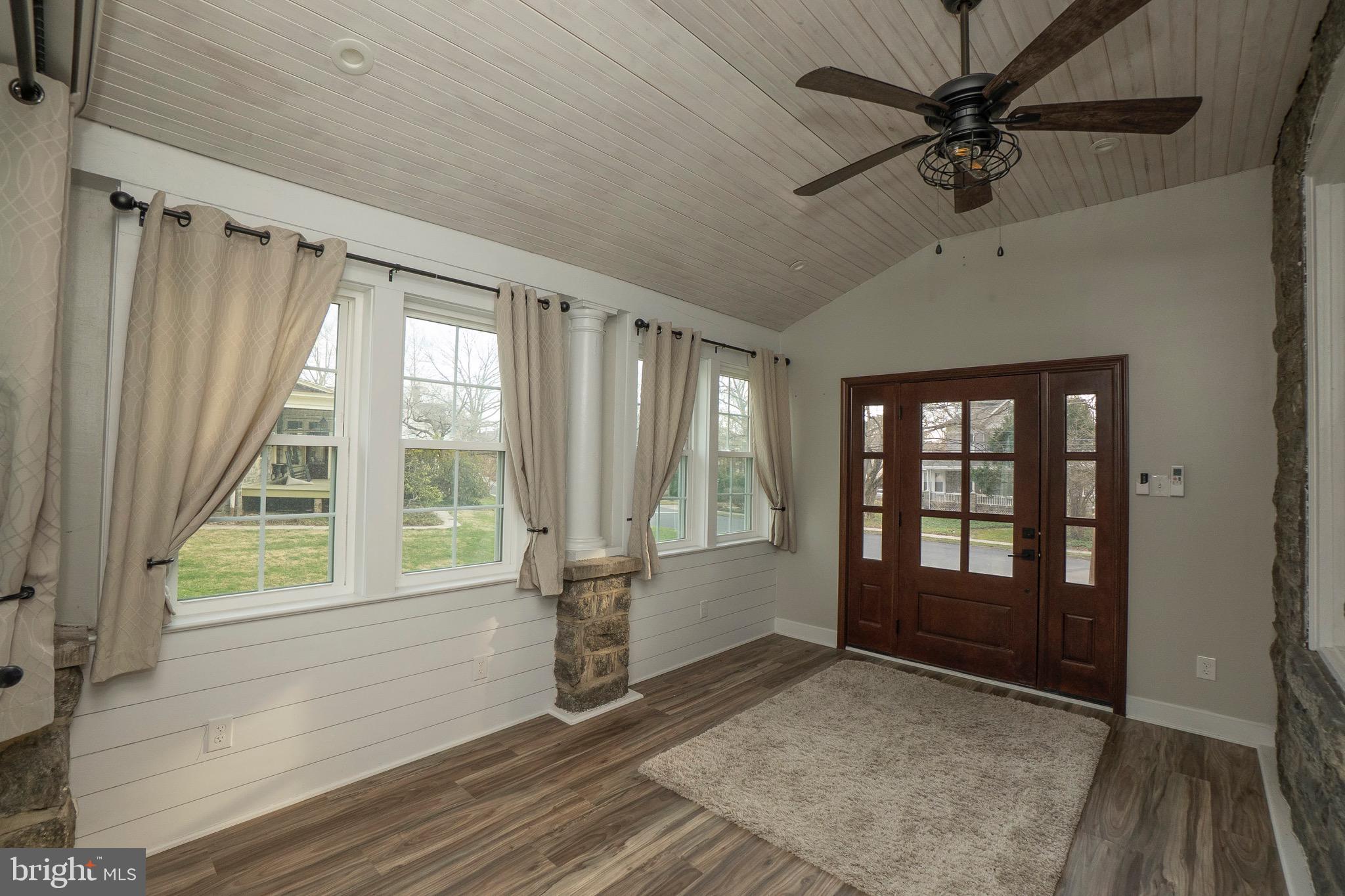 LANSDOWNE - Residential Income