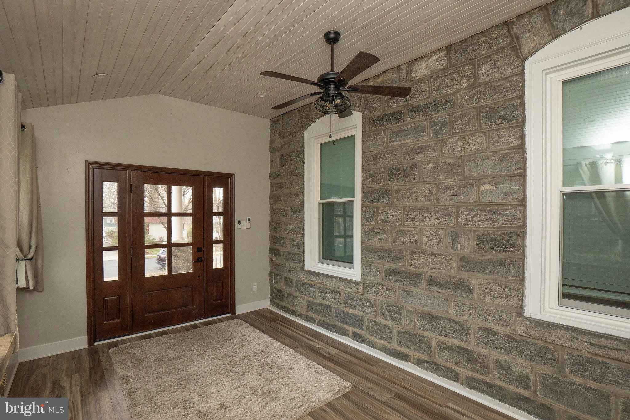 LANSDOWNE - Residential Income