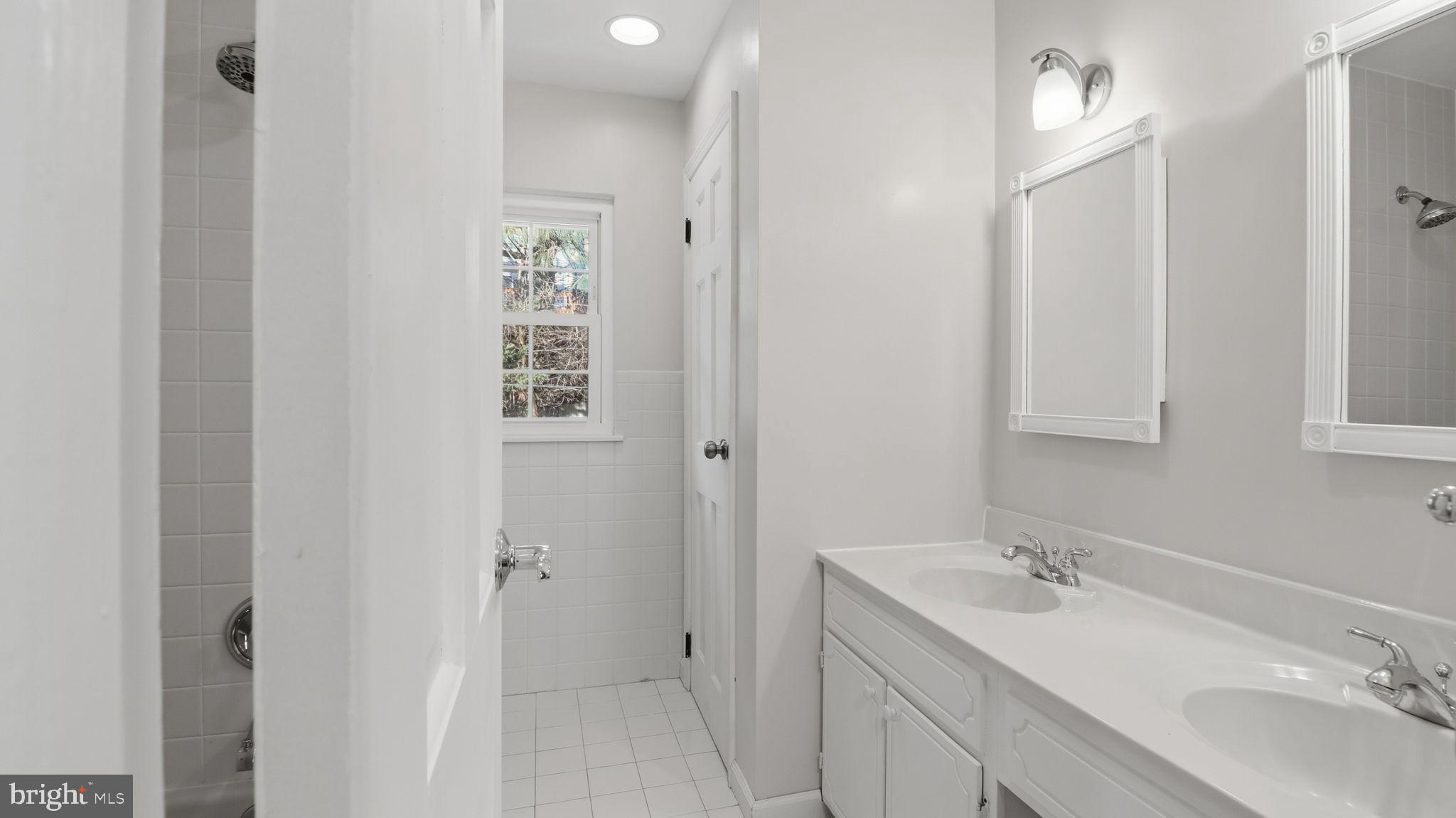 TALLYN RIDGE ESTATES - Residential