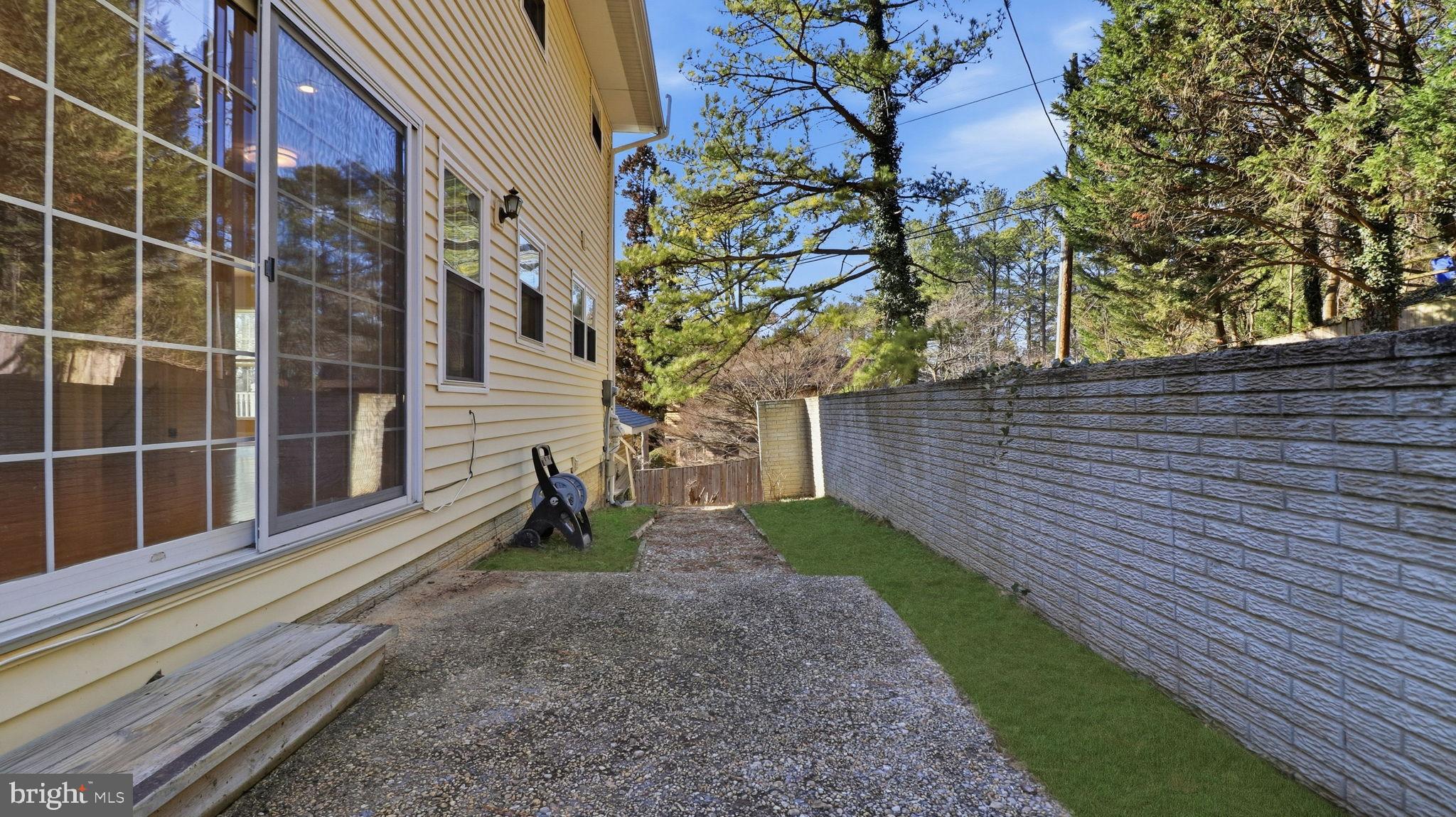 TALLYN RIDGE ESTATES - Residential