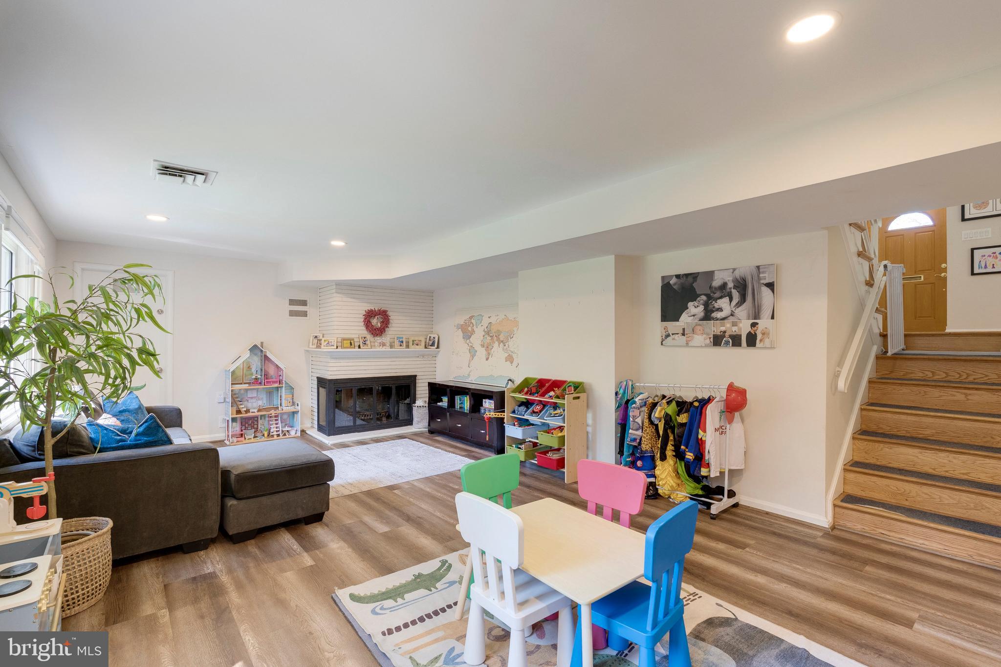 MAPLEWOOD MANOR - Residential