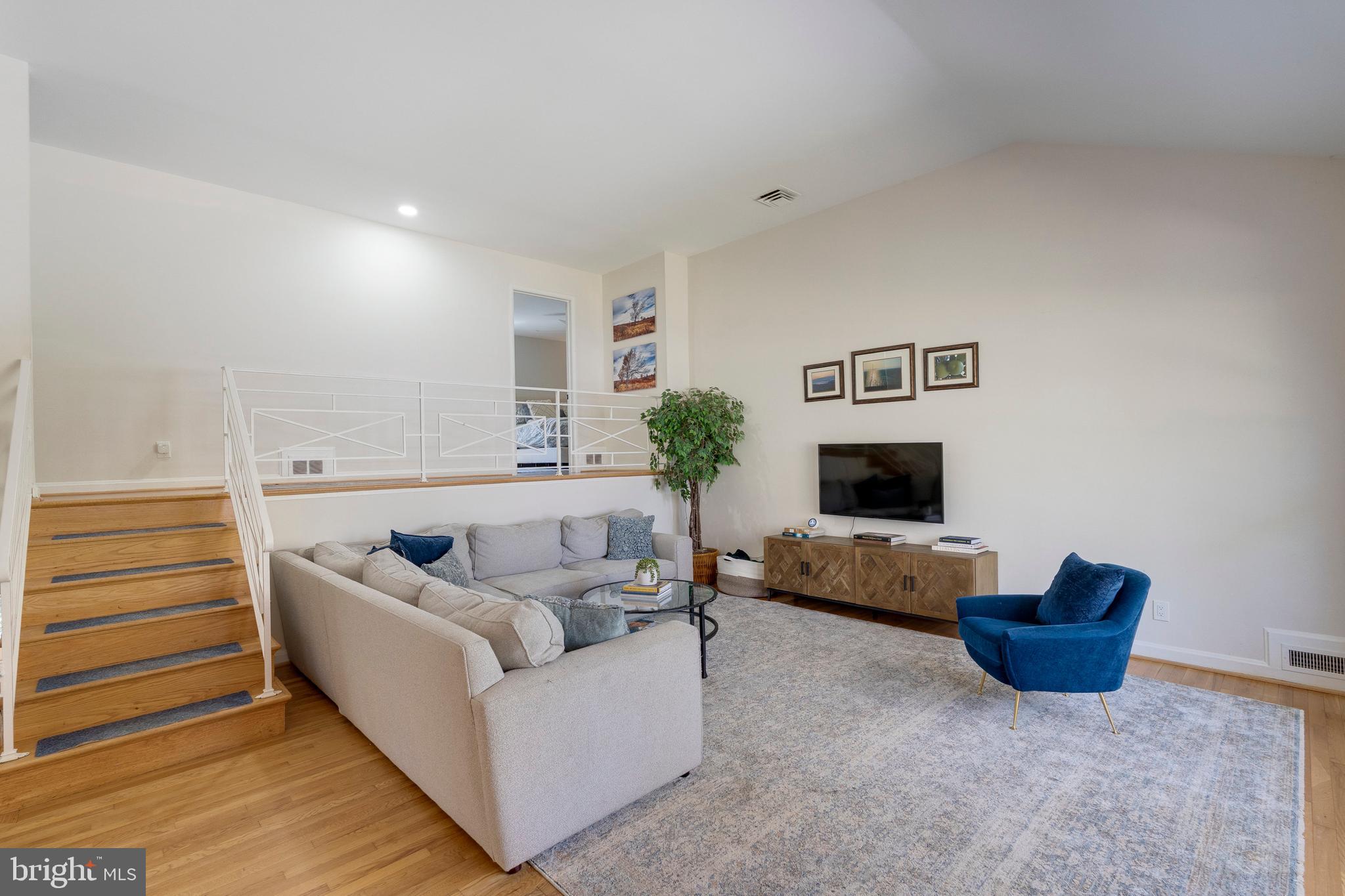 MAPLEWOOD MANOR - Residential