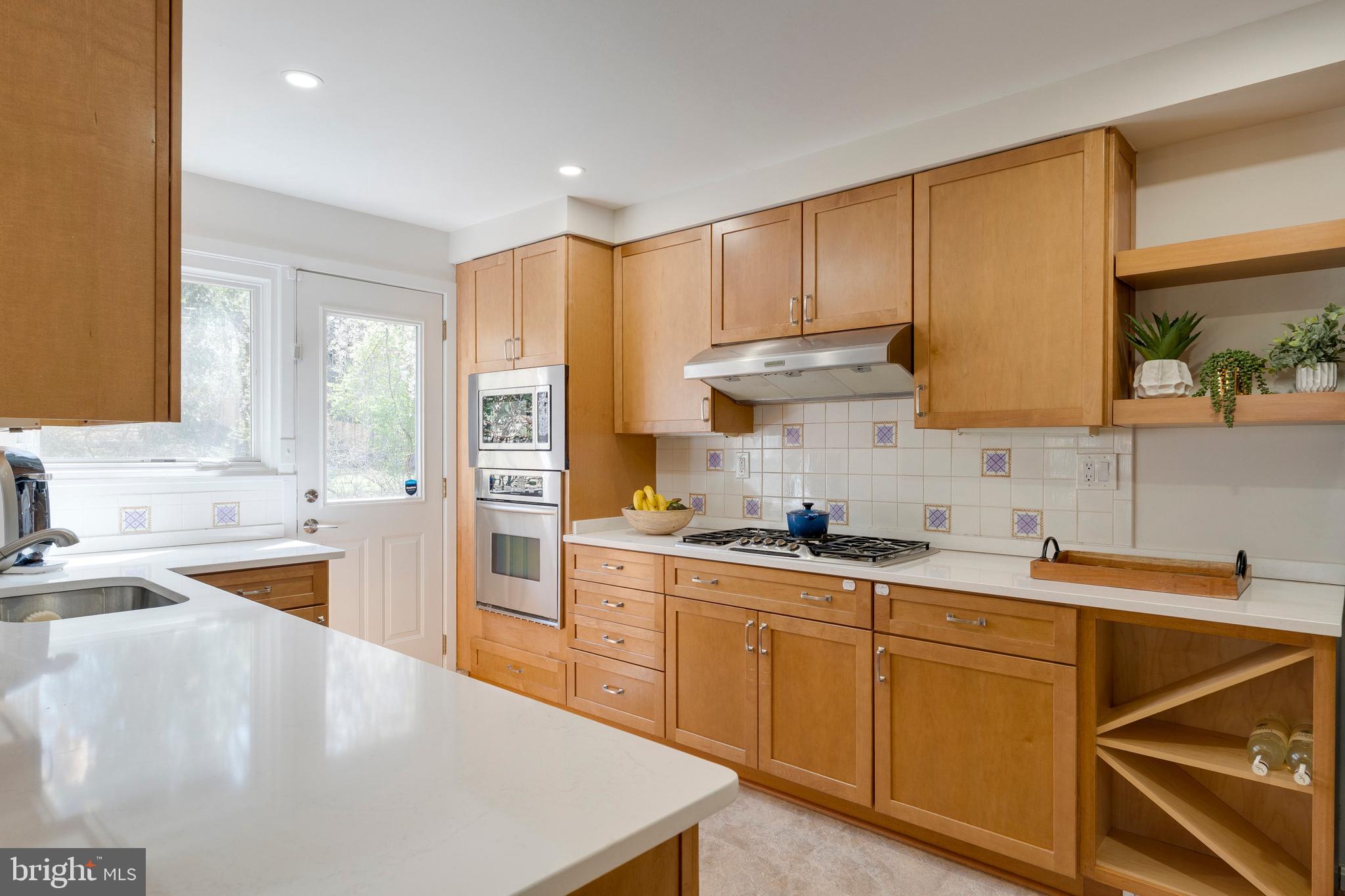 MAPLEWOOD MANOR - Residential