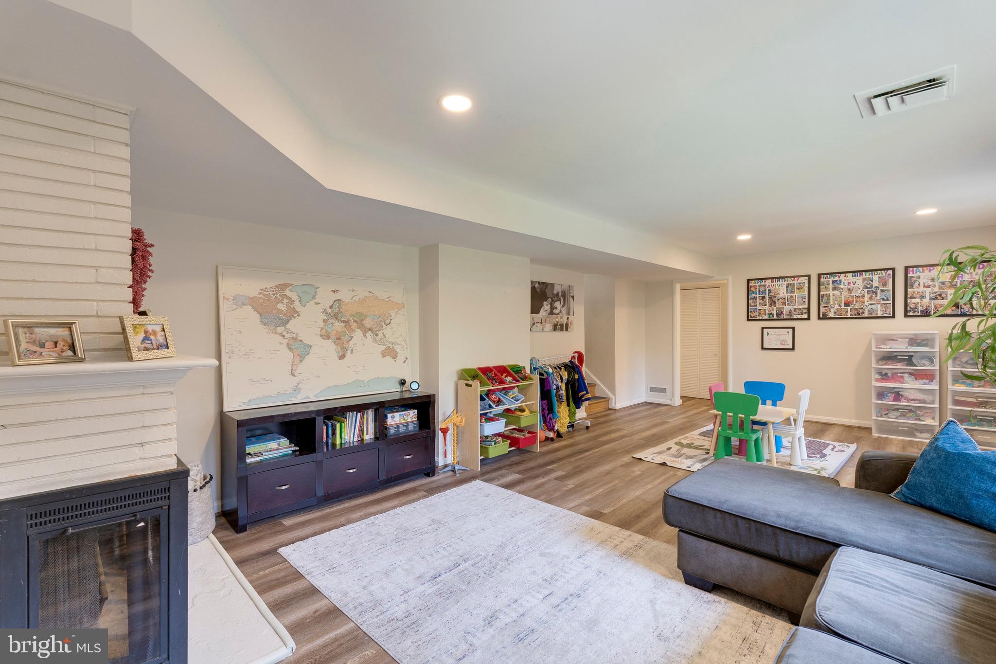 MAPLEWOOD MANOR - Residential