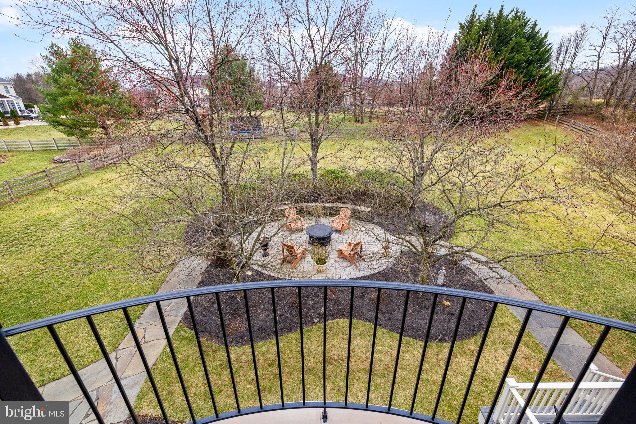 RASPBERRY FALLS - Residential