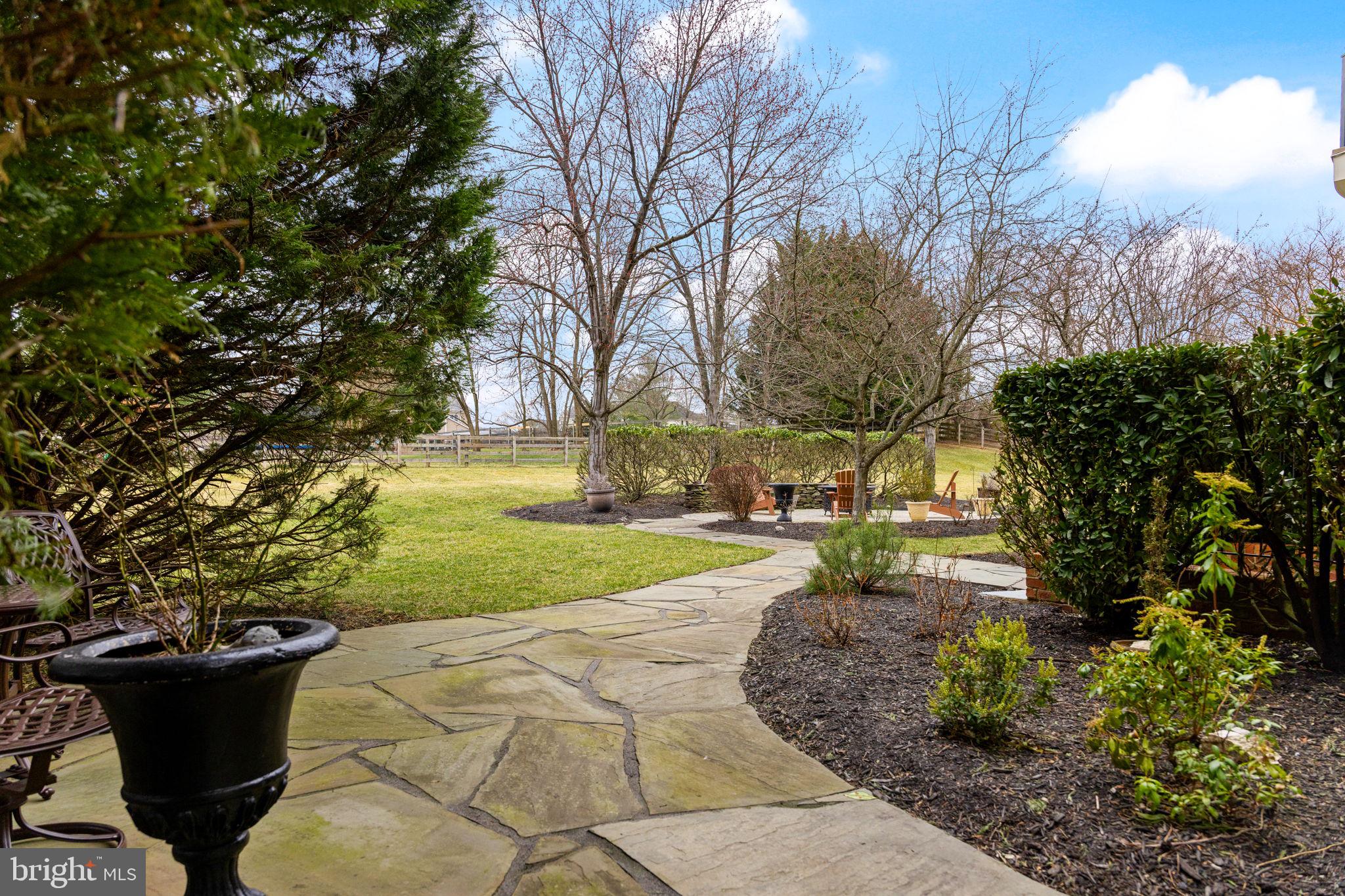 RASPBERRY FALLS - Residential