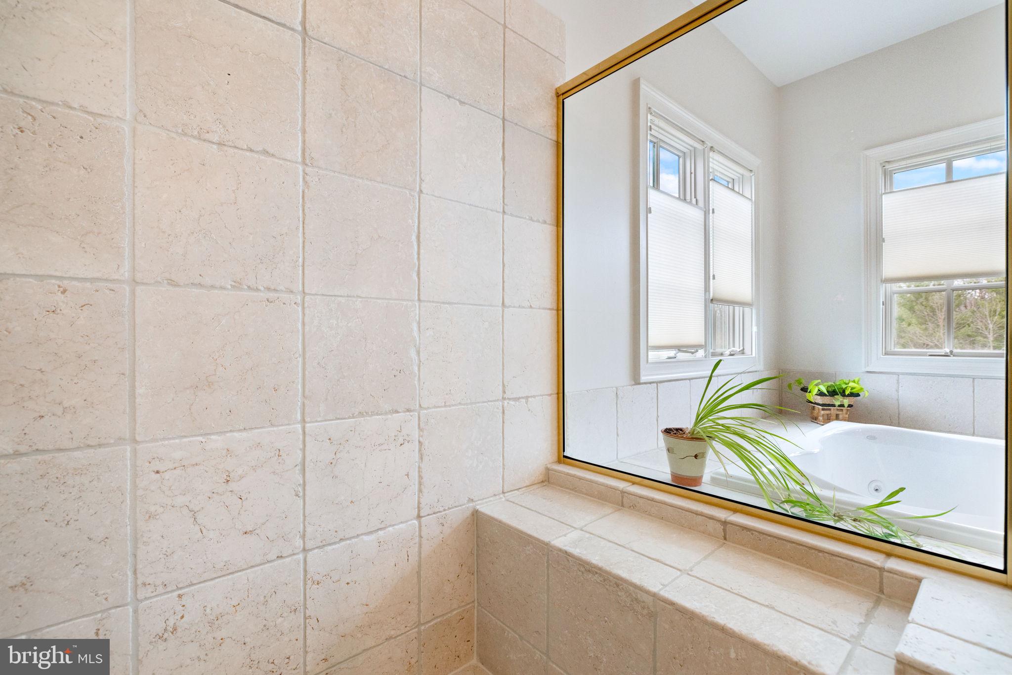 RASPBERRY FALLS - Residential