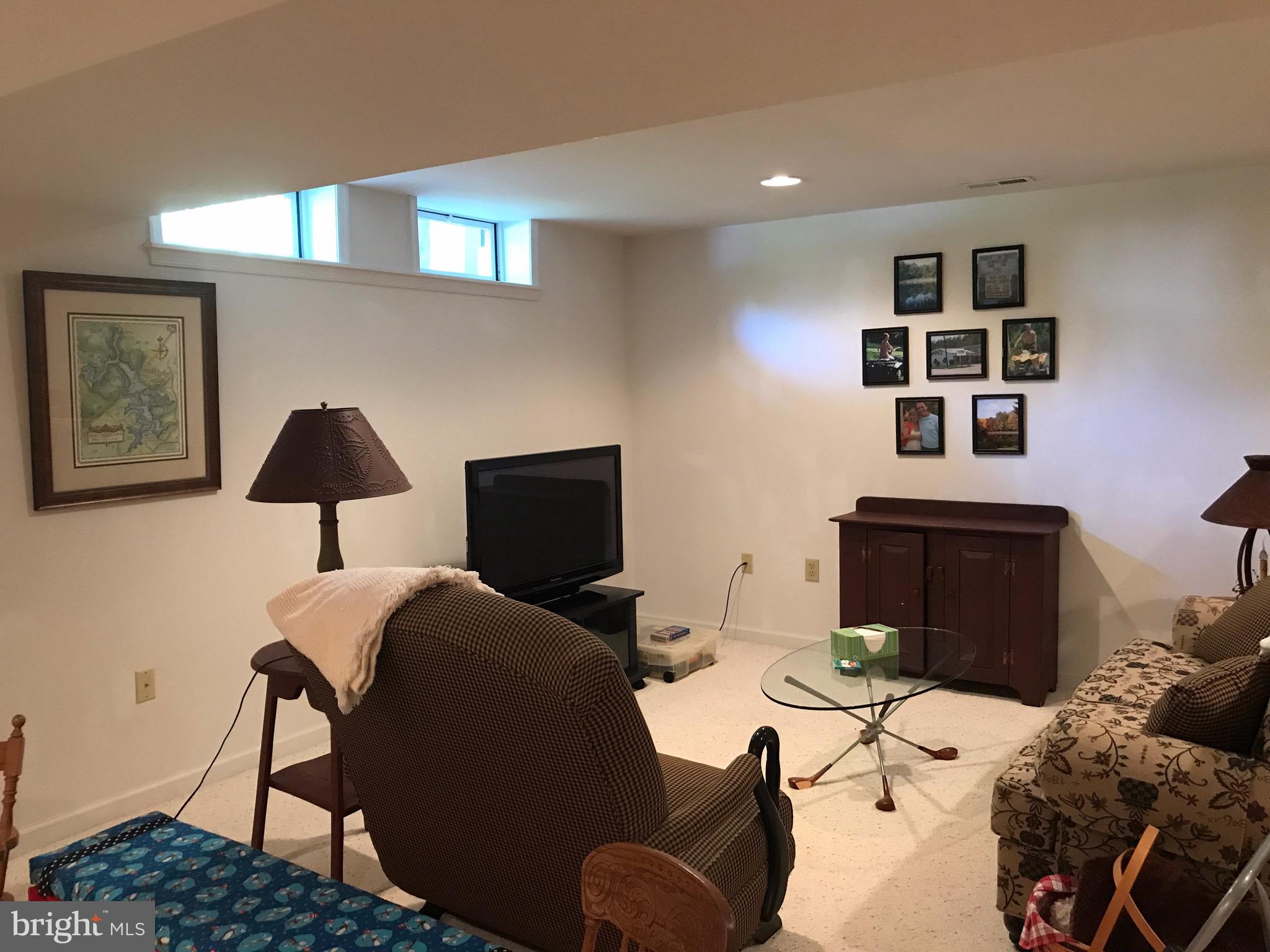 FOXLEIGH MEADOWS - Residential Lease