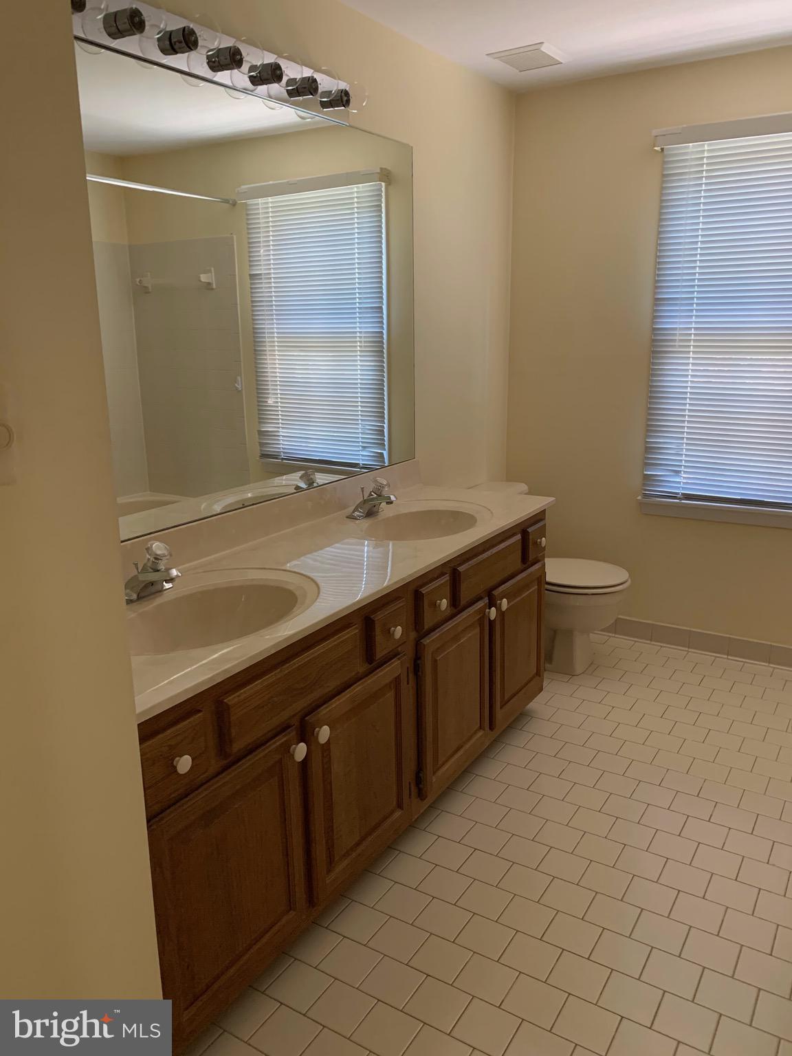 FOXLEIGH MEADOWS - Residential Lease