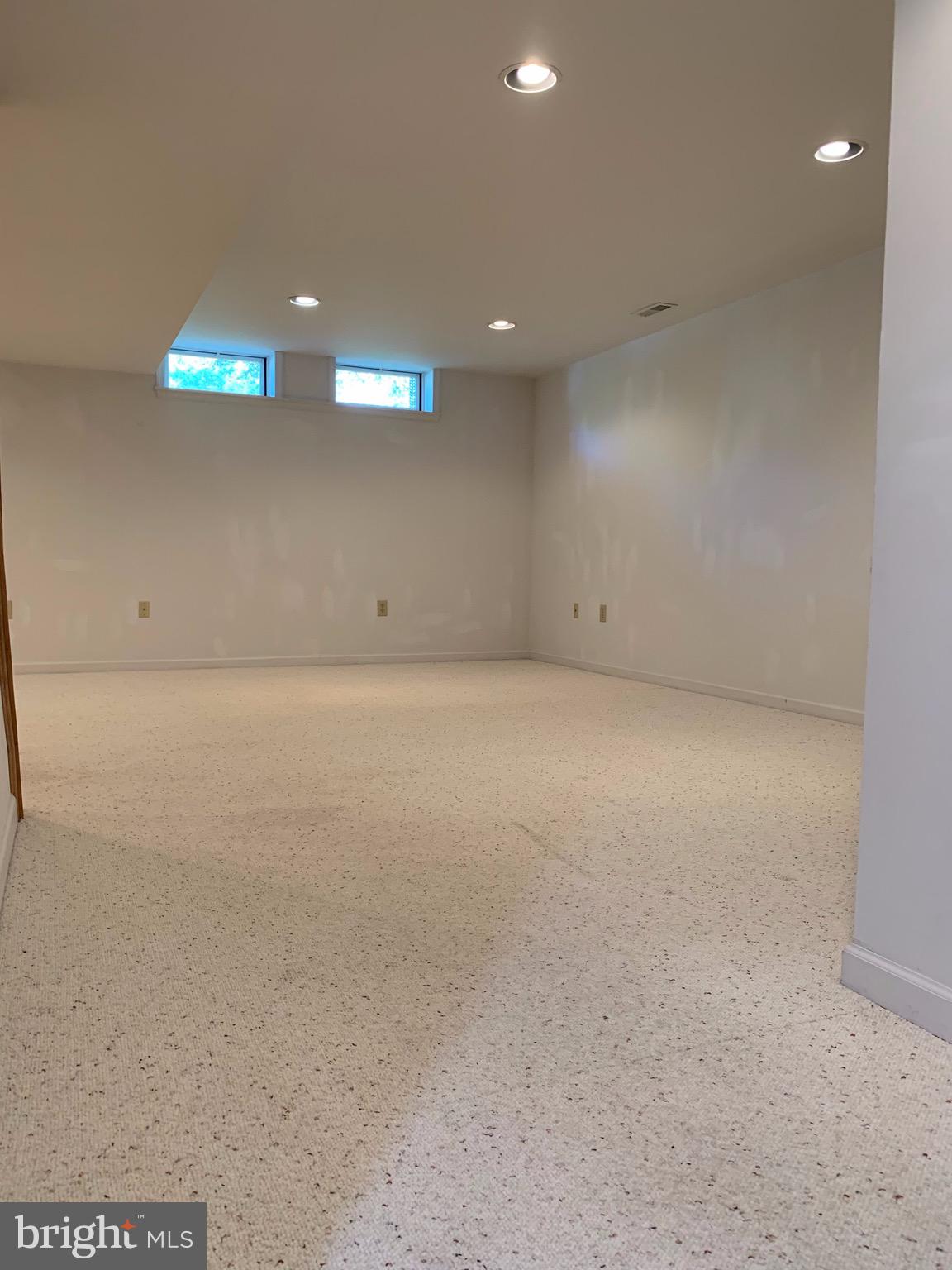 FOXLEIGH MEADOWS - Residential Lease