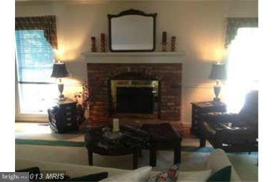 FOXLEIGH MEADOWS - Residential Lease